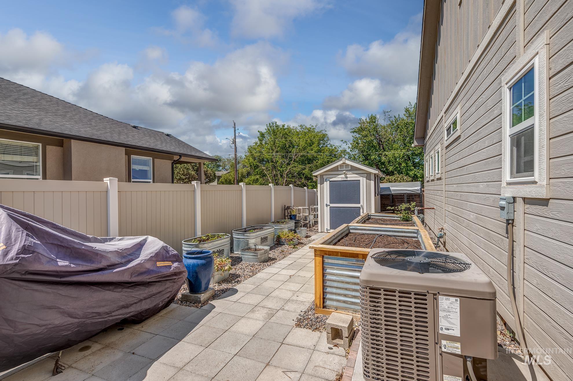 555 Syringa Falls Ct Property Photo 40