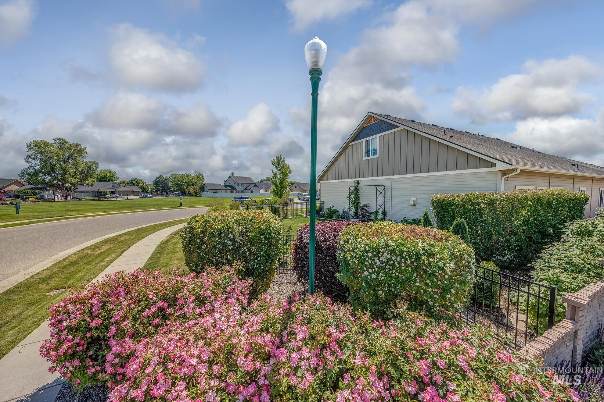 555 Syringa Falls Ct Property Photo 42