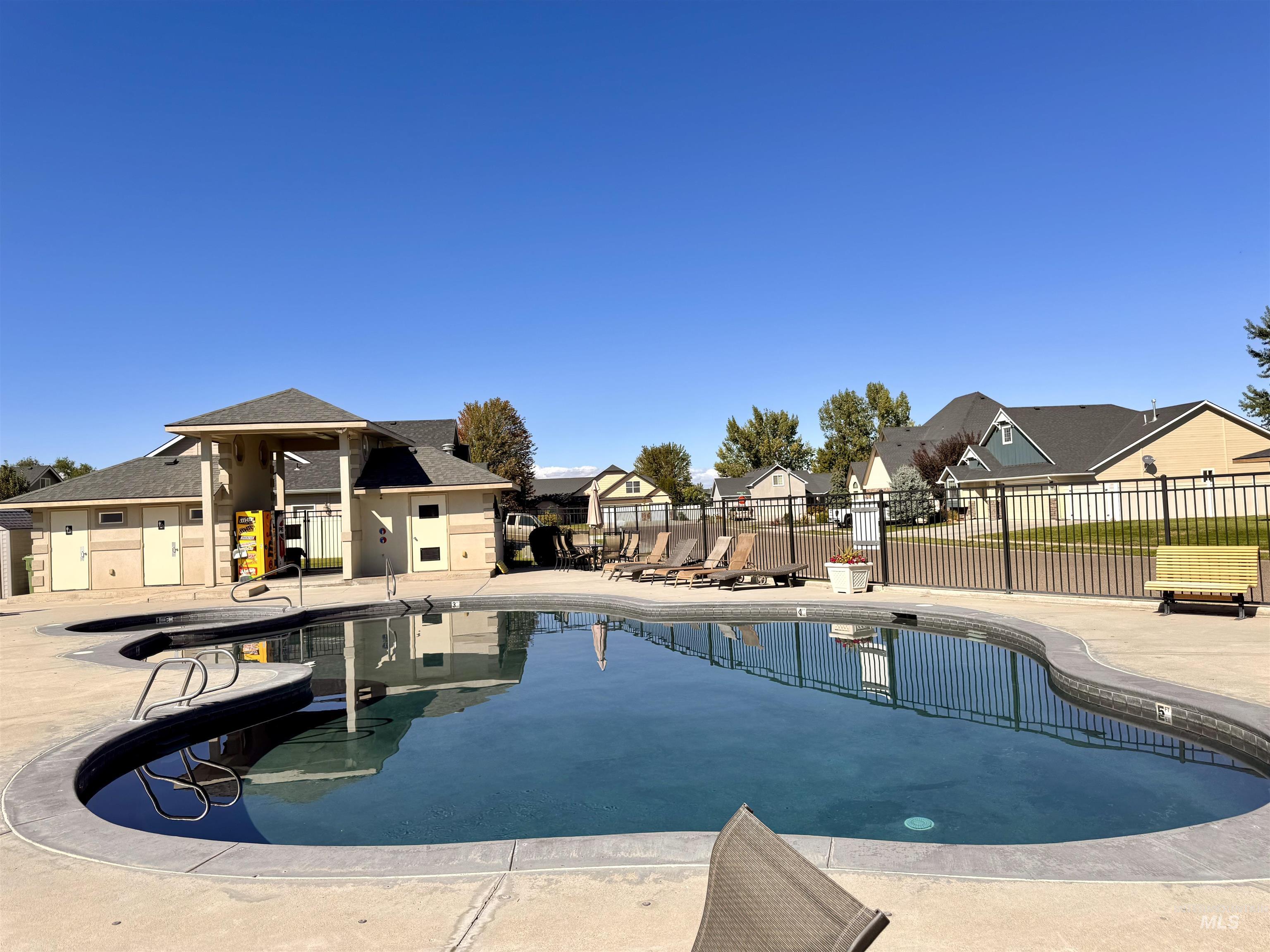 555 Syringa Falls Ct Property Photo 46