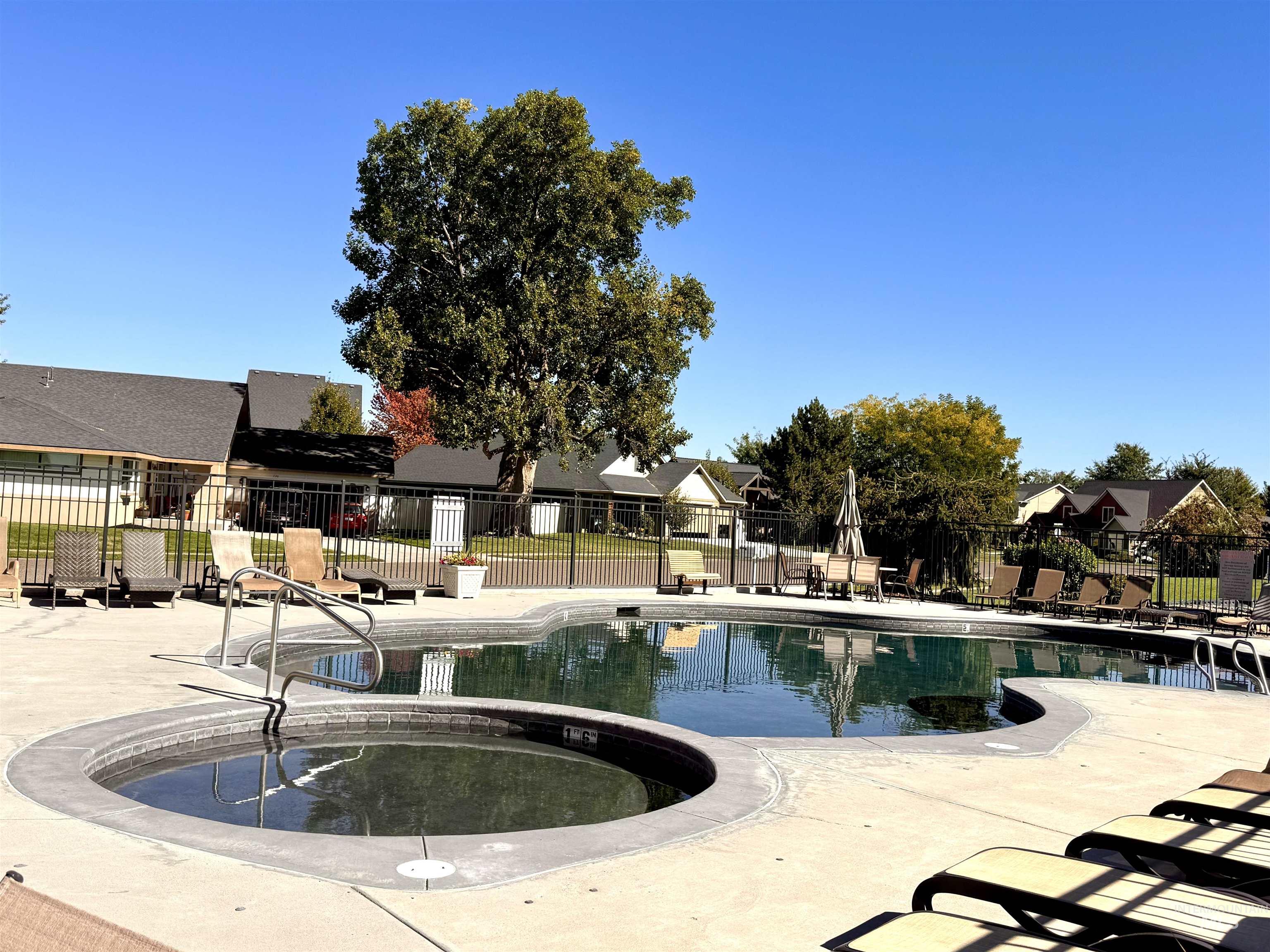 555 Syringa Falls Ct Property Photo 47