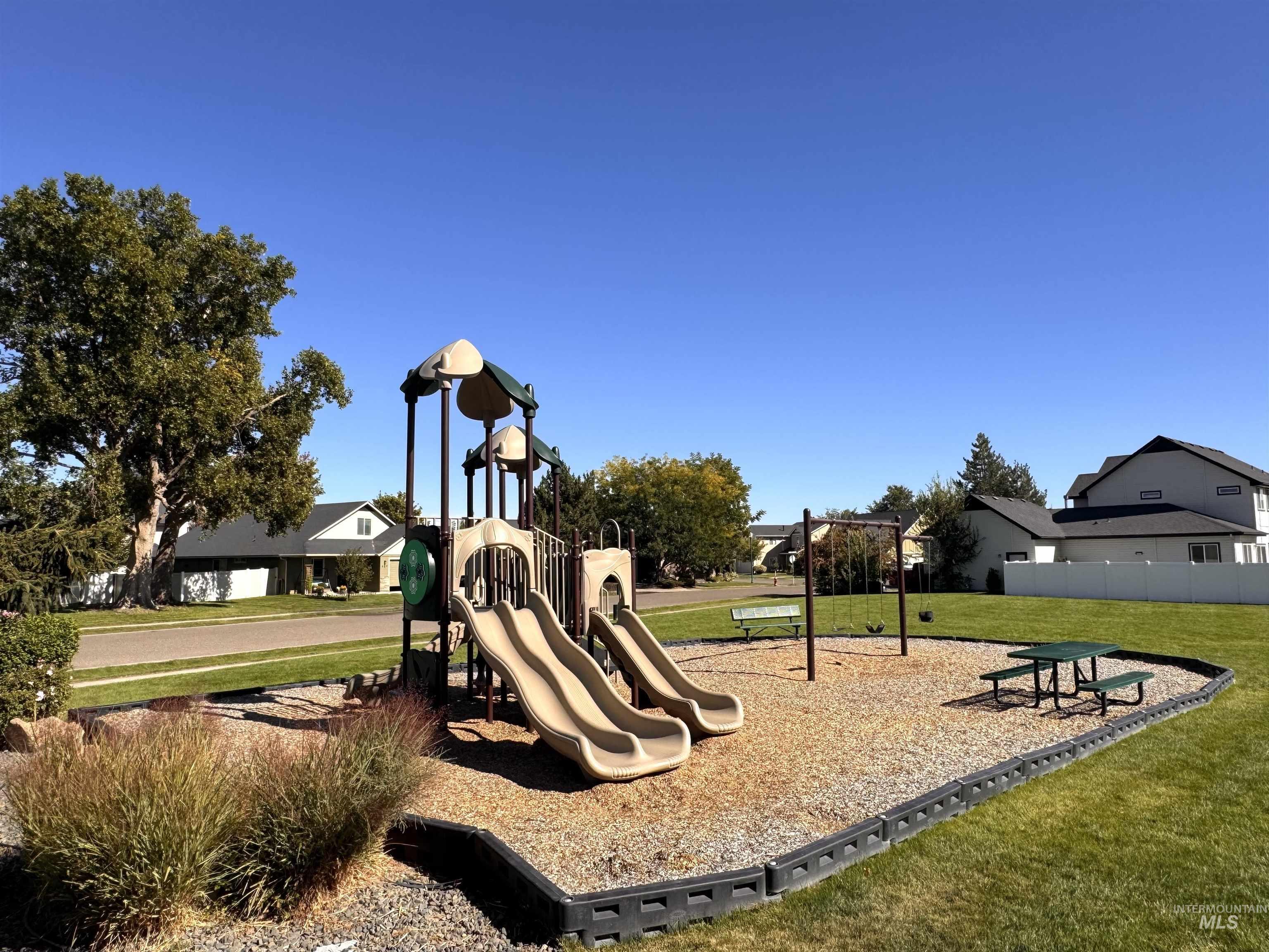 555 Syringa Falls Ct Property Photo 49
