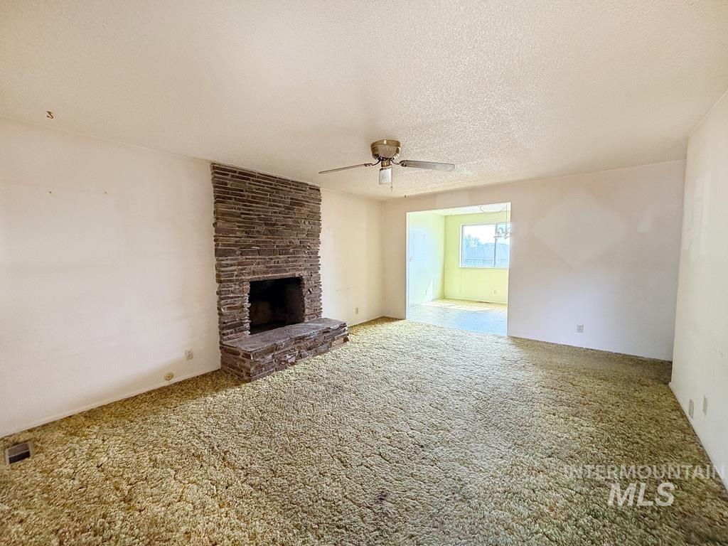 7060 S Valley Heights Drive Property Photo 4
