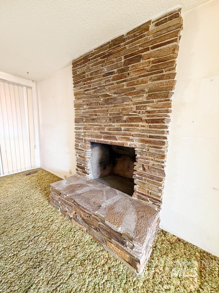 7060 S Valley Heights Drive Property Photo 5