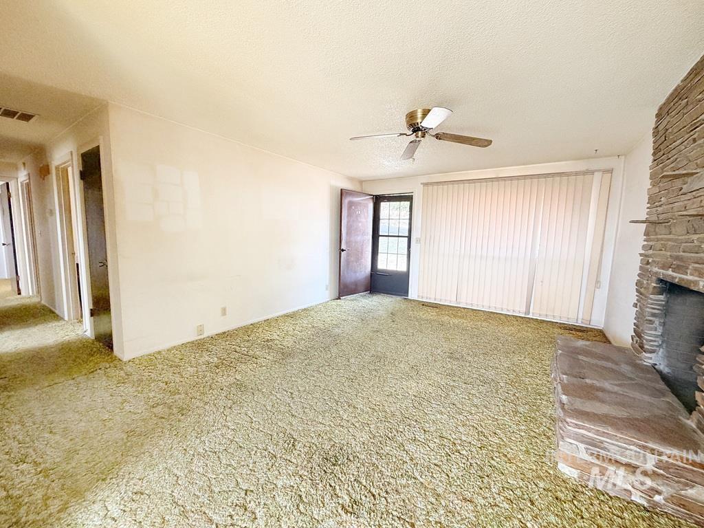 7060 S Valley Heights Drive Property Photo 6