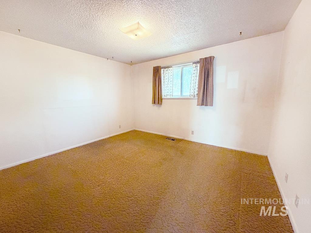 7060 S Valley Heights Drive Property Photo 13