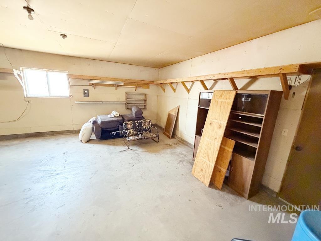 7060 S Valley Heights Drive Property Photo 16