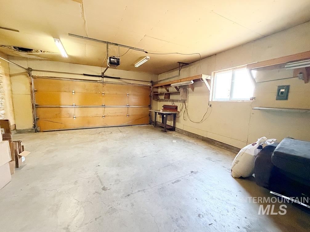 7060 S Valley Heights Drive Property Photo 17