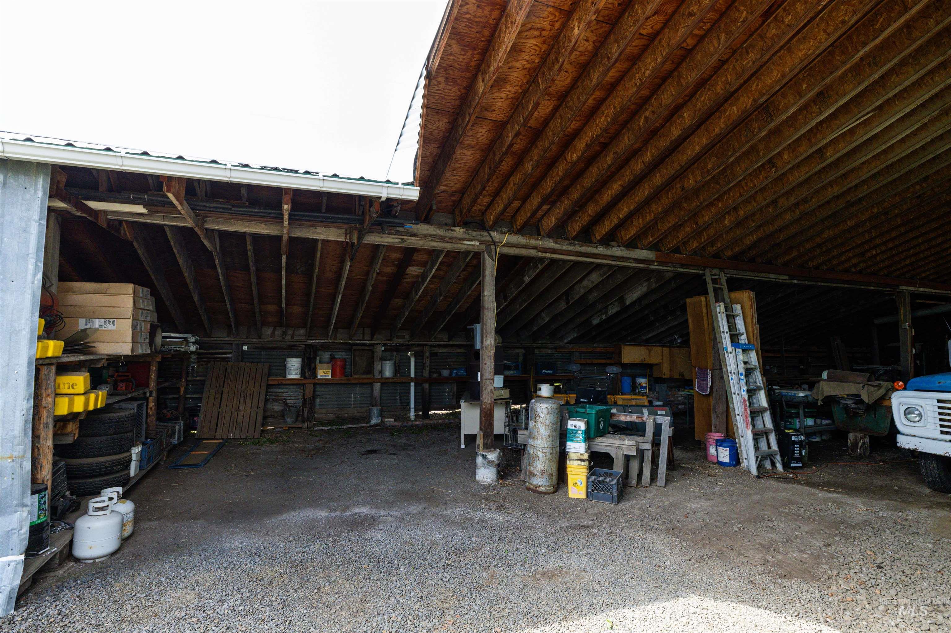 802 Foster Ave Property Photo 41