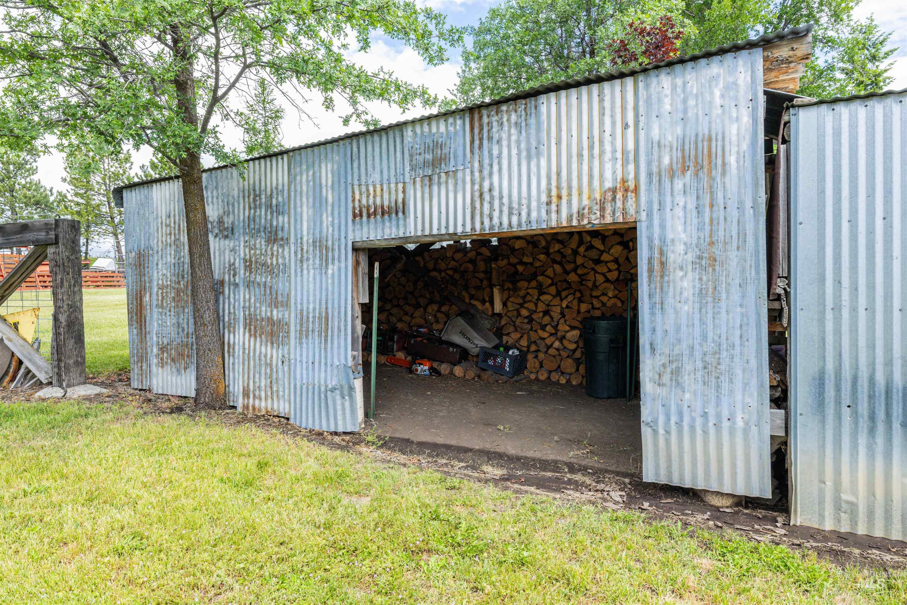 802 Foster Ave Property Photo 44