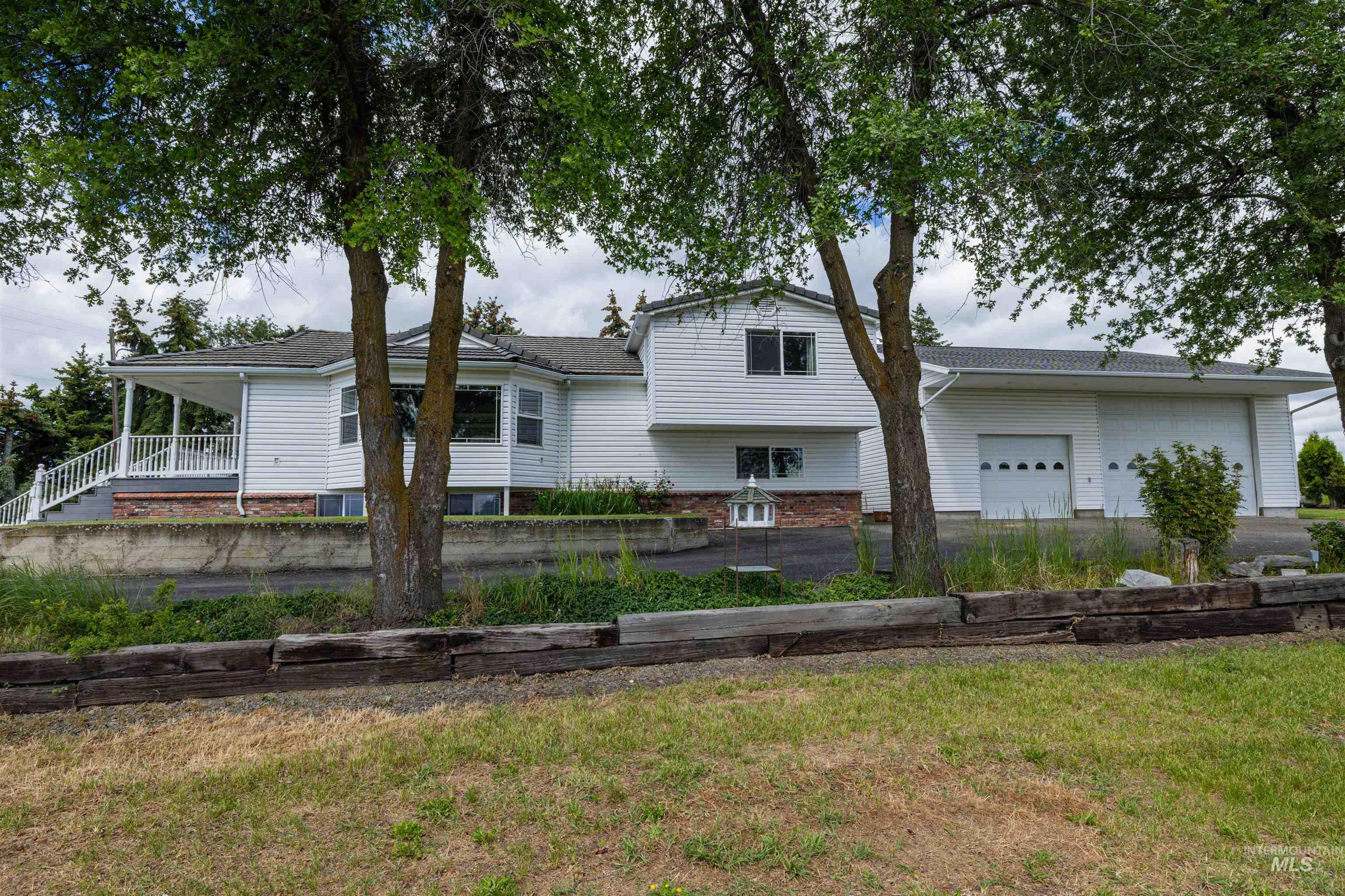 802 Foster Ave Property Photo 45