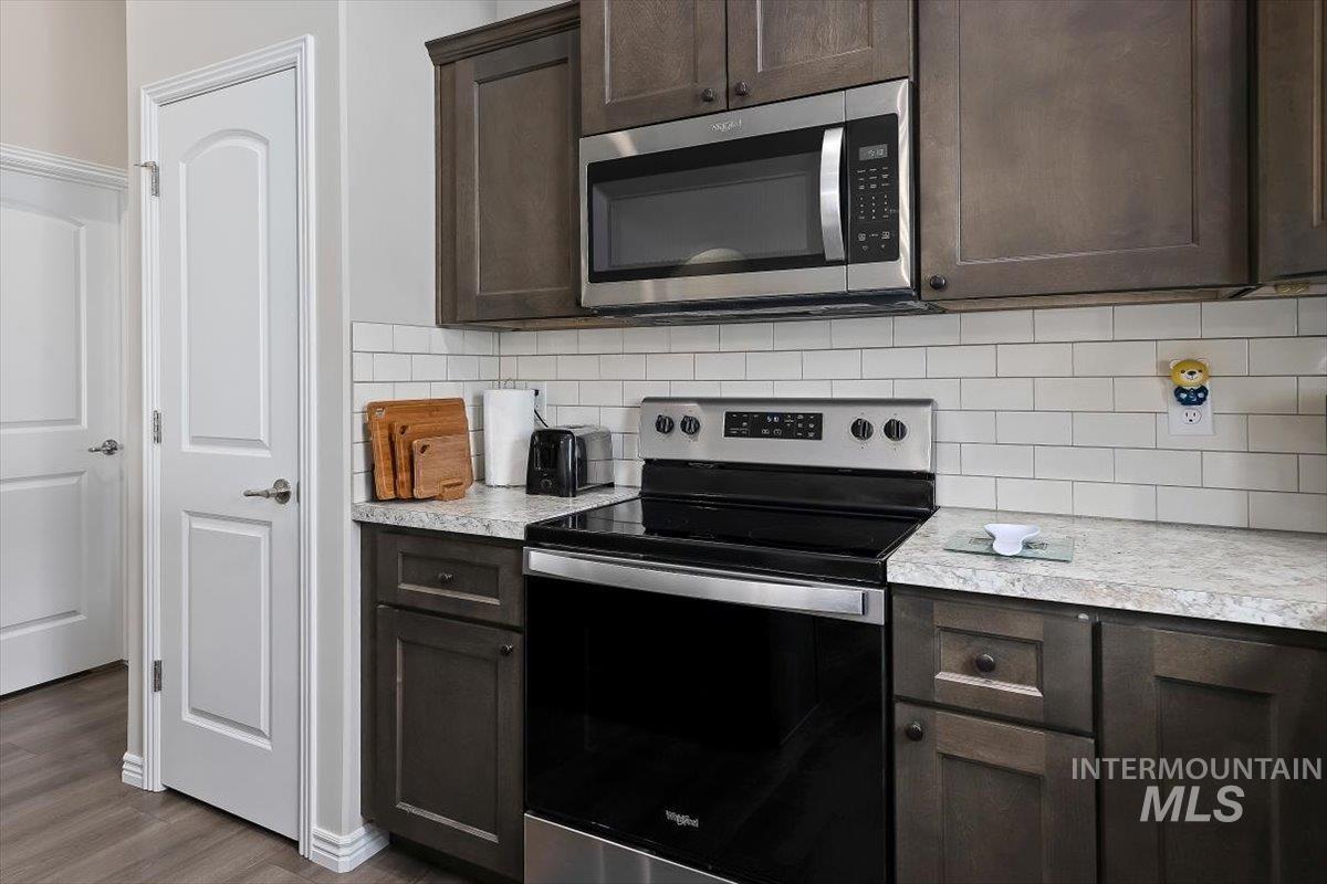 514 21st Ave E Property Photo 9