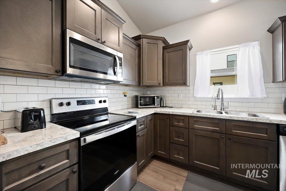 514 21st Ave E Property Photo 14