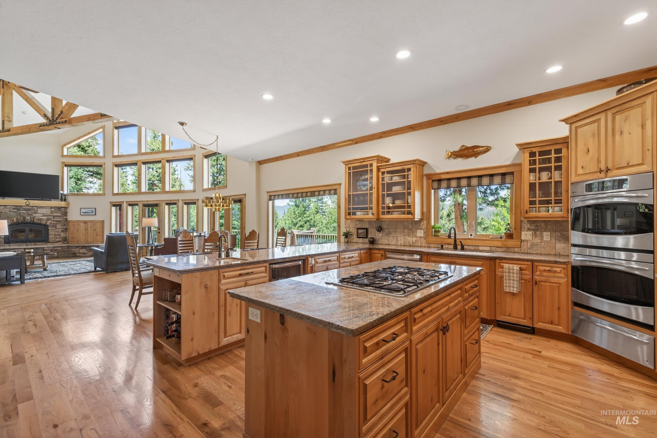 3255 Thrush Creek Road Property Photo 6