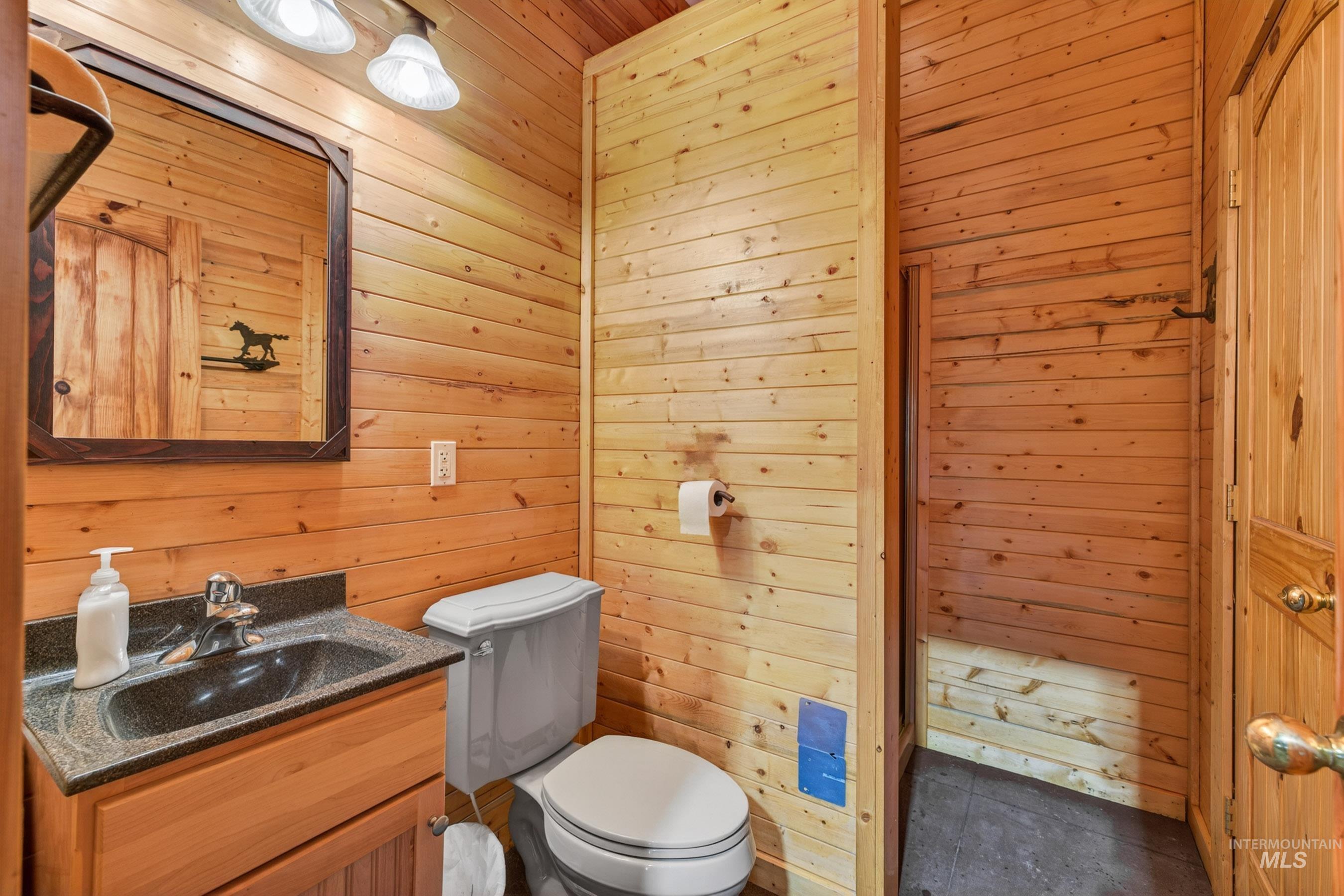 3255 Thrush Creek Road Property Photo 39