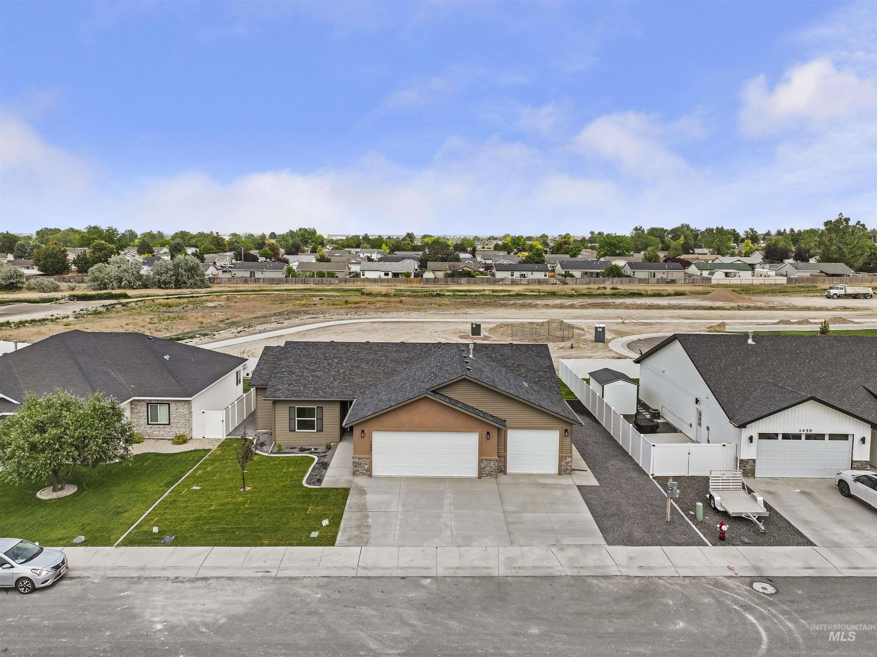 1449 Golden Pheasant Dr Property Photo 1