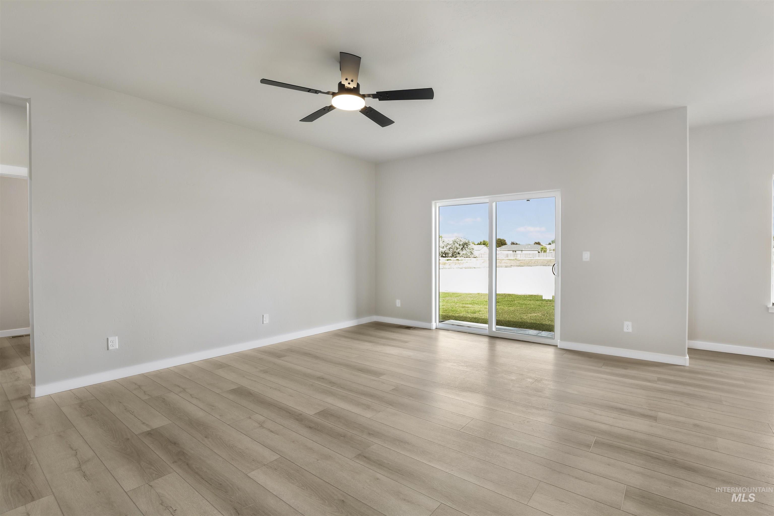 1449 Golden Pheasant Dr Property Photo 8