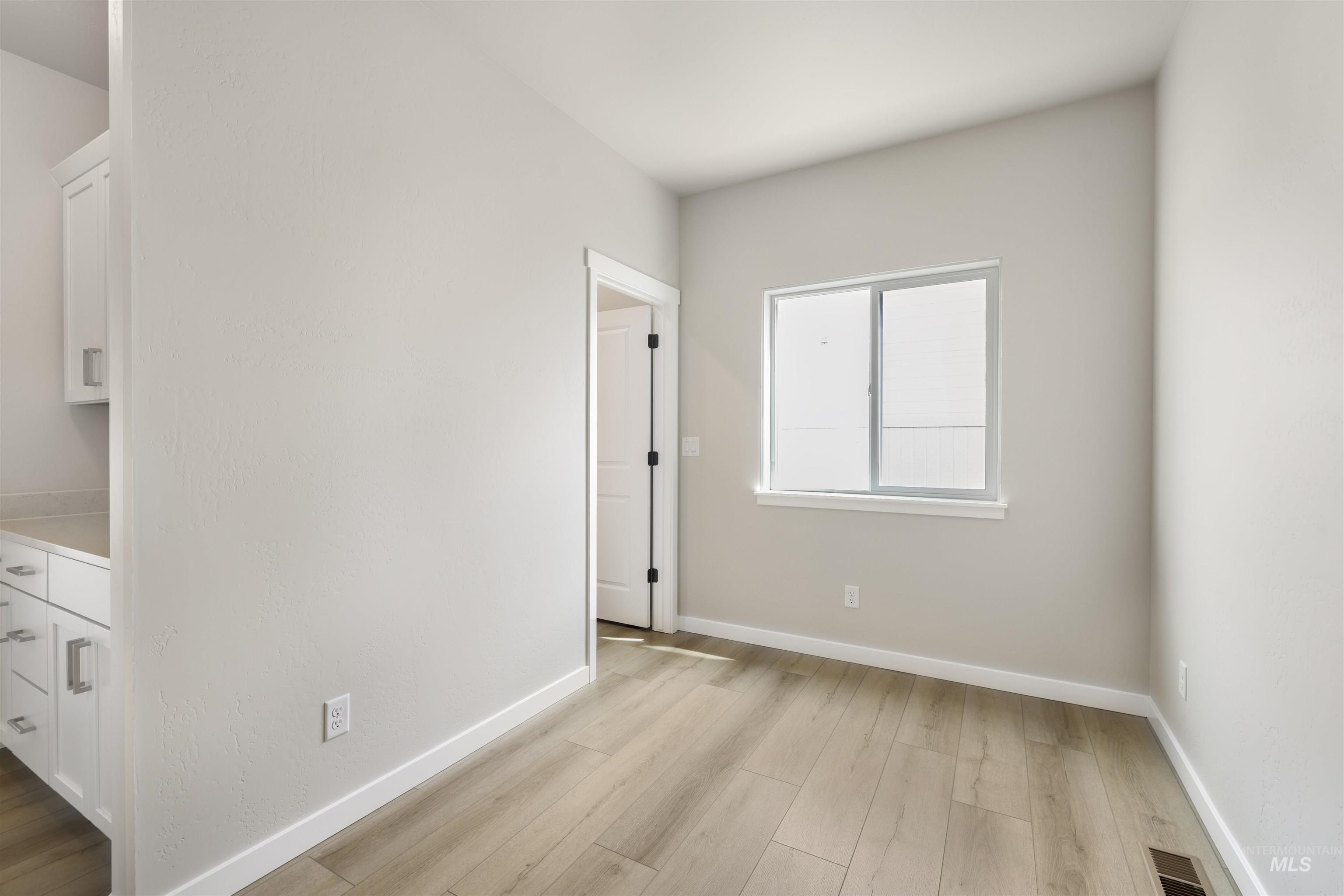 1449 Golden Pheasant Dr Property Photo 21