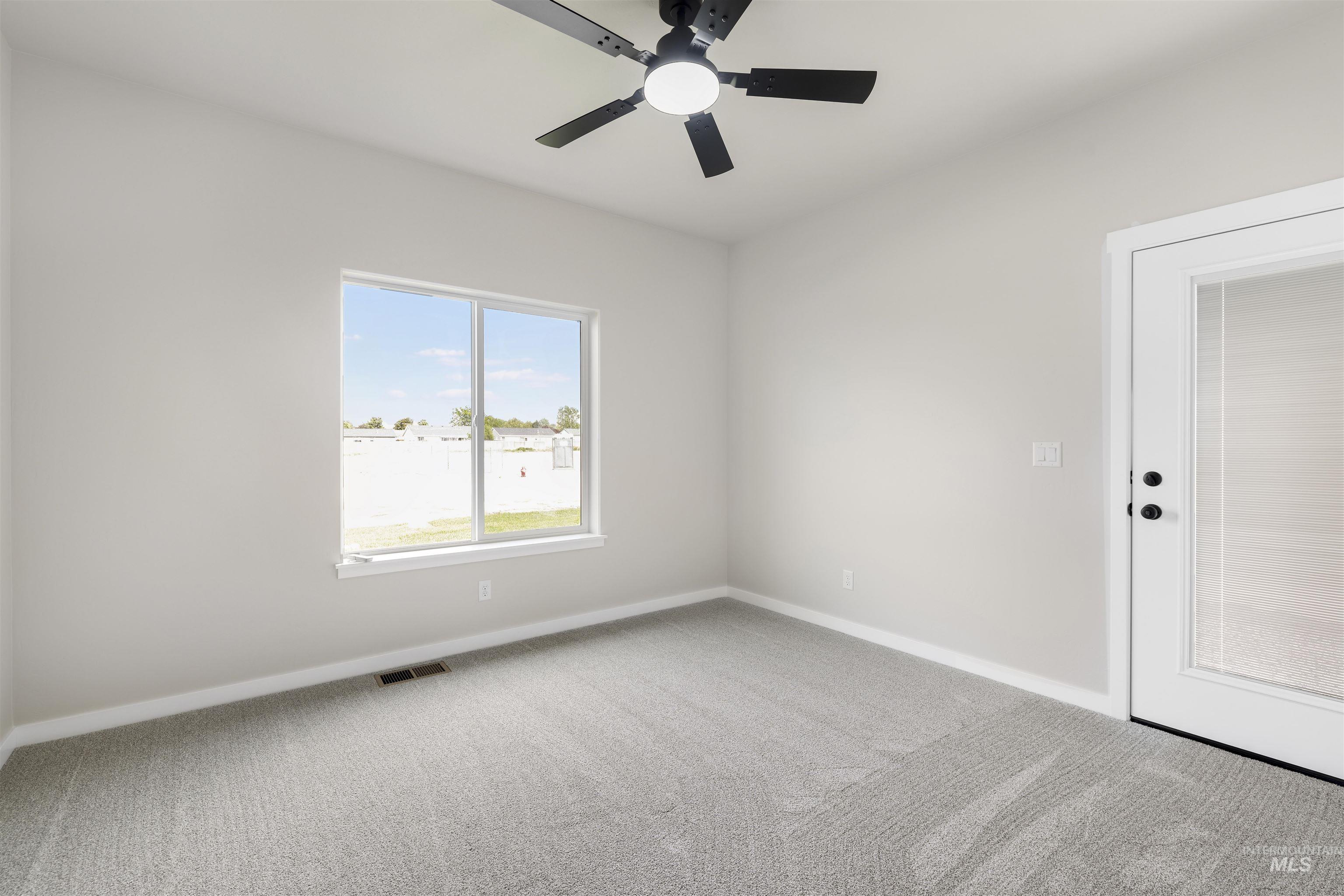 1449 Golden Pheasant Dr Property Photo 25