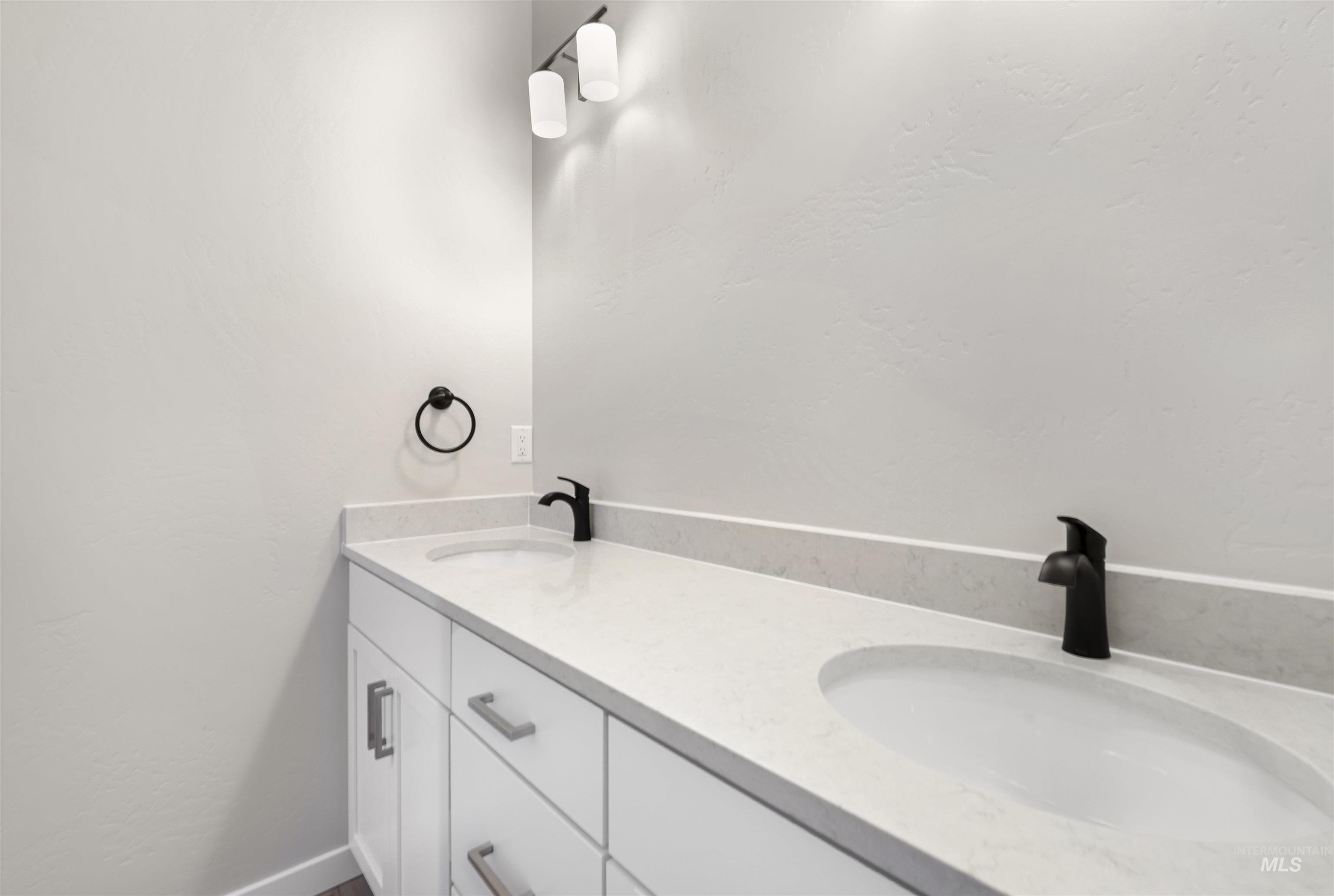 1449 Golden Pheasant Dr Property Photo 36