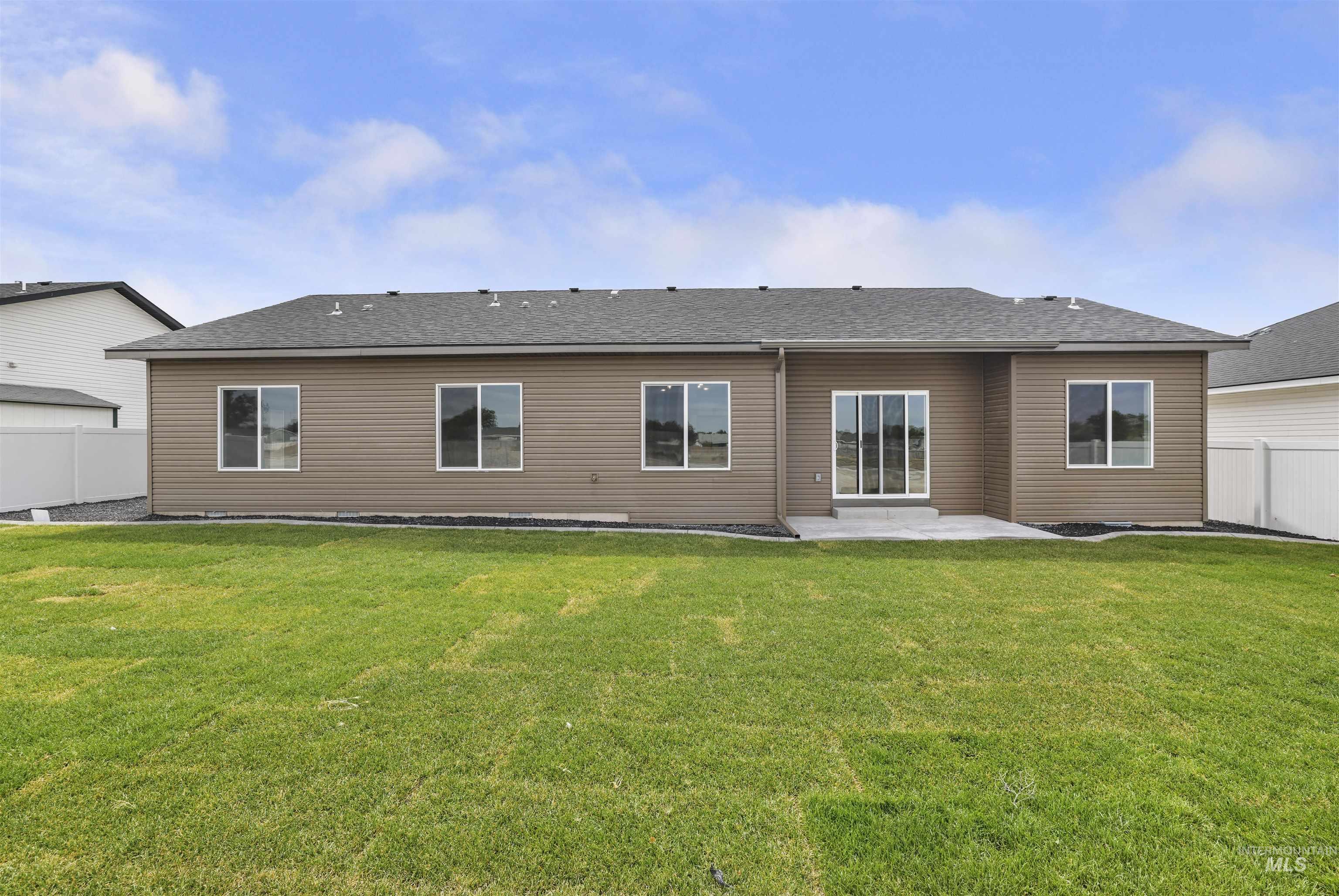 1449 Golden Pheasant Dr Property Photo 43