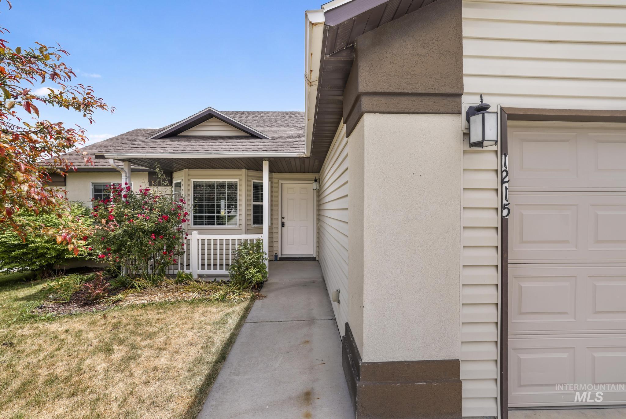 1215 Quail St Property Photo 4
