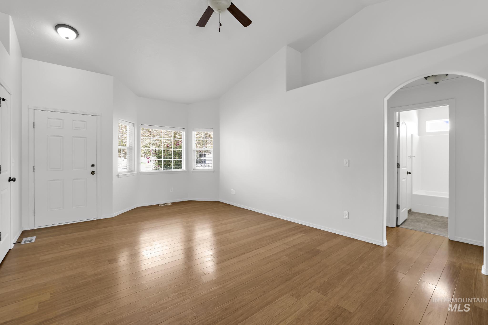 1215 Quail St Property Photo 6