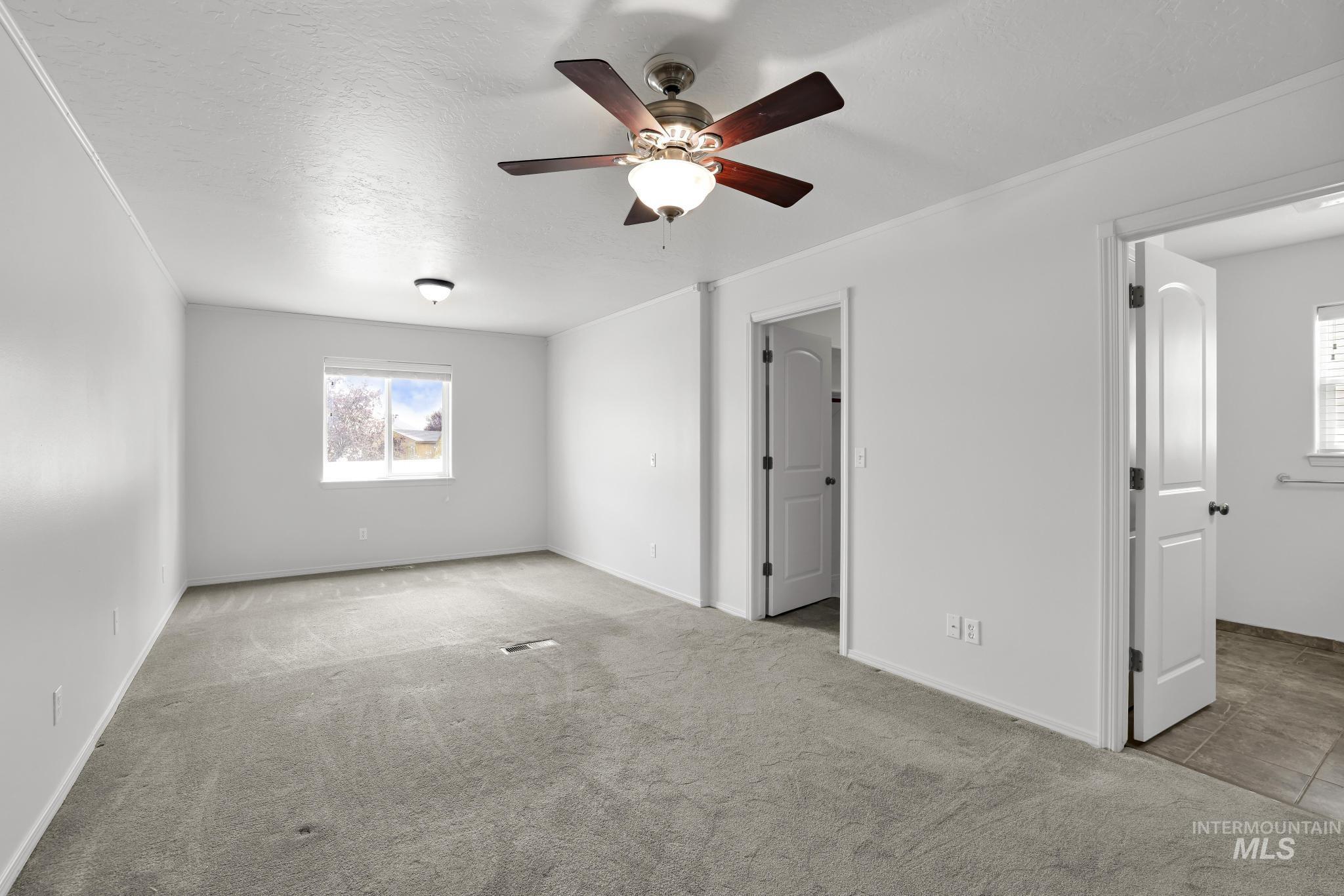1215 Quail St Property Photo 14