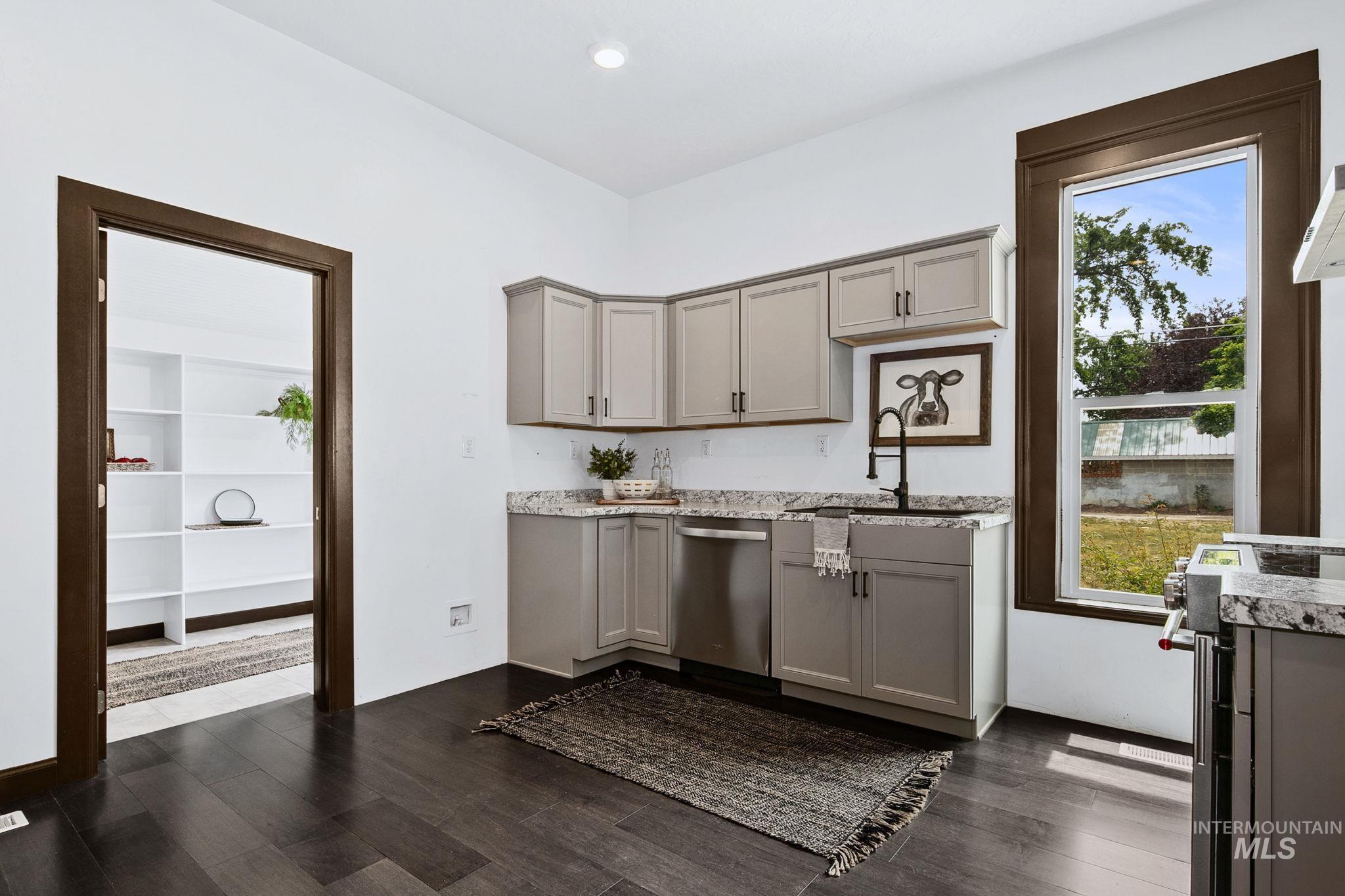 1122 1st Avenue South Property Photo 19