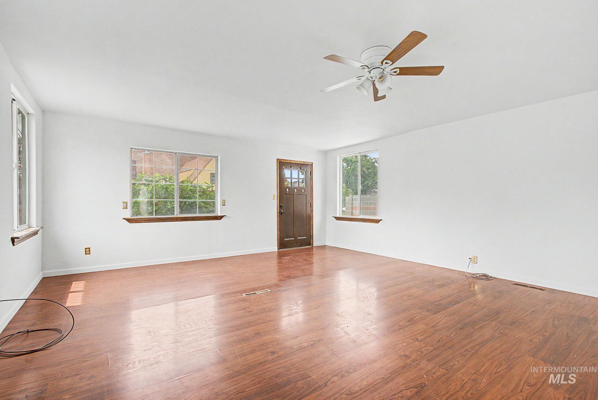 813 10th Street Property Photo 6