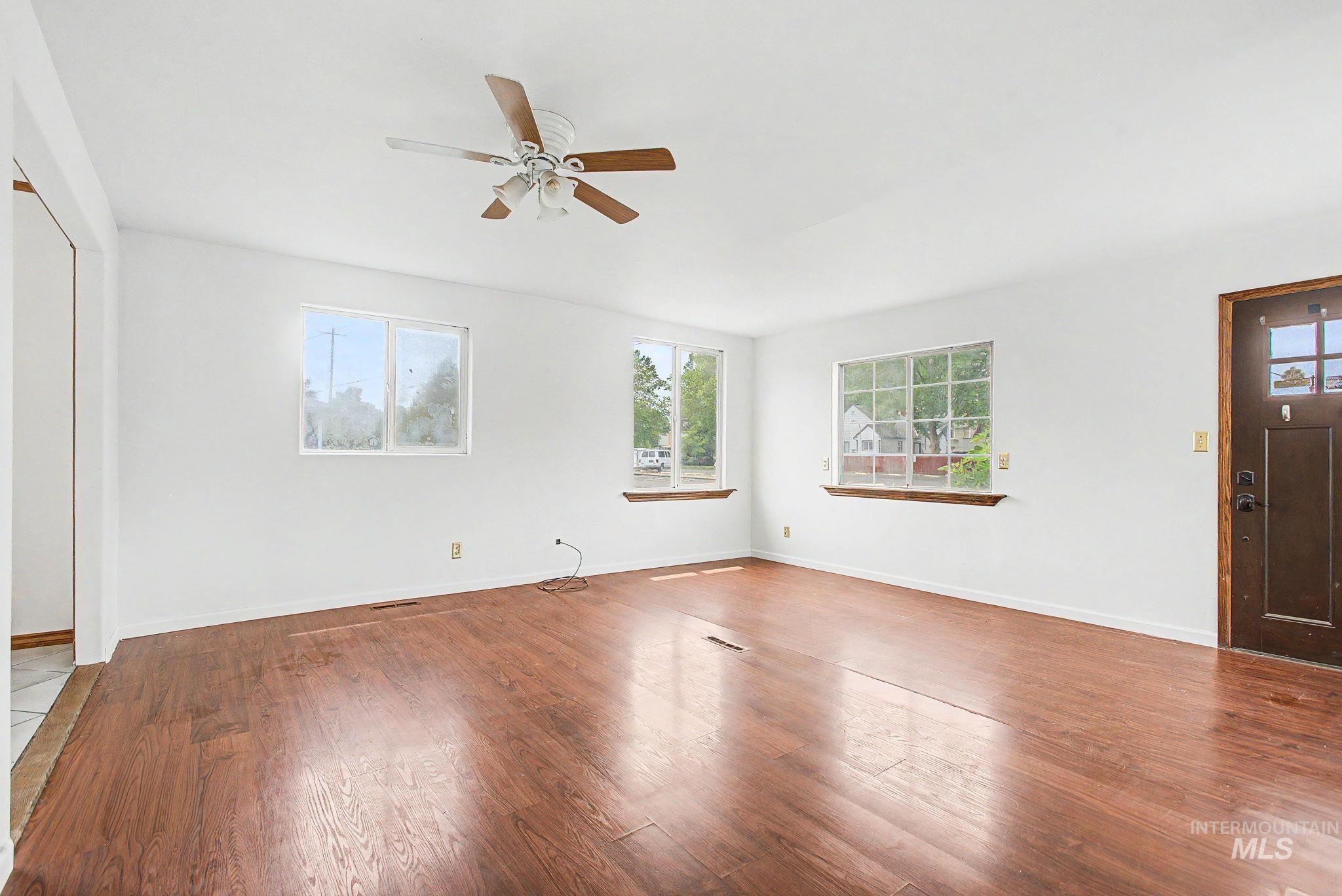 813 10th Street Property Photo 7