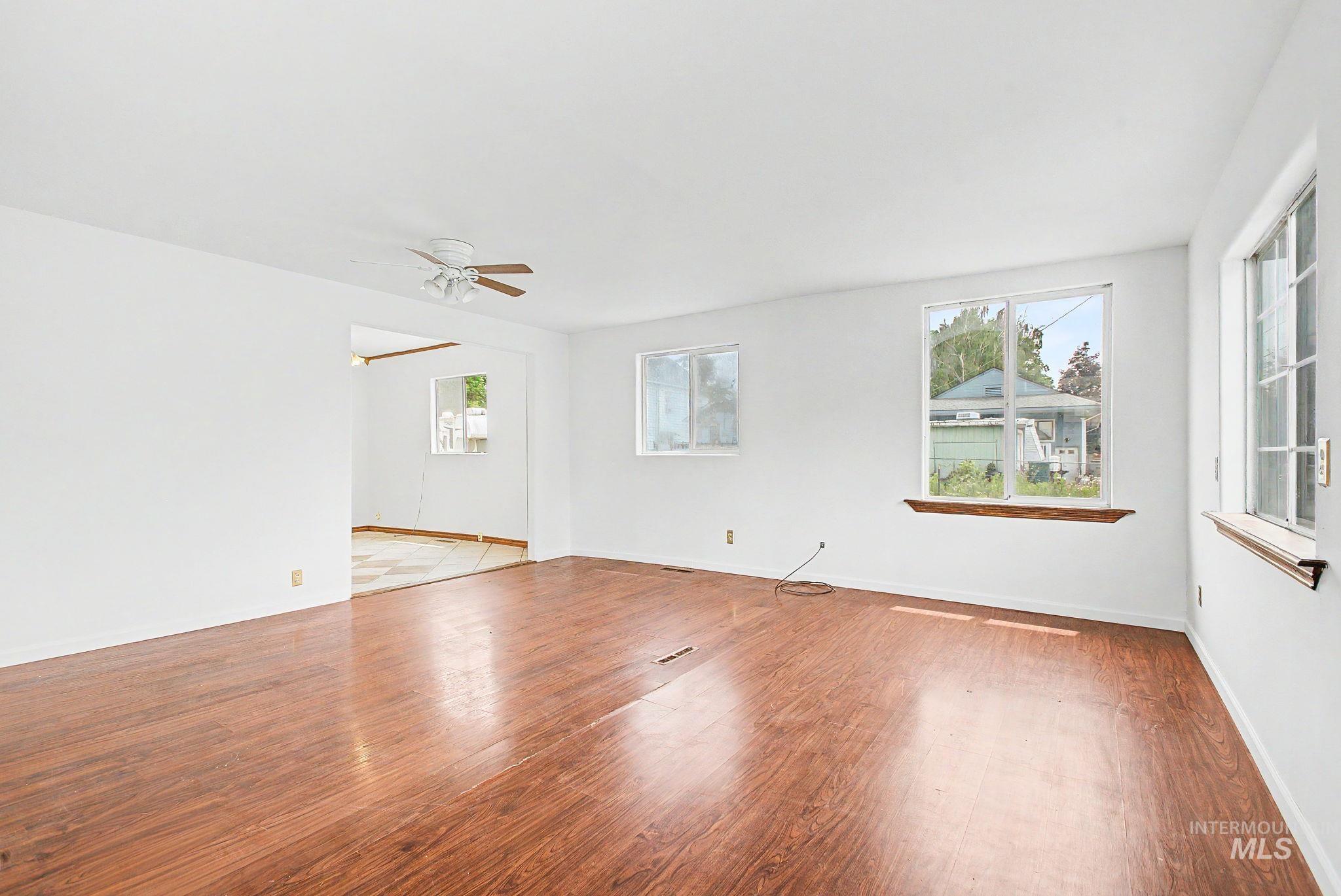 813 10th Street Property Photo 8