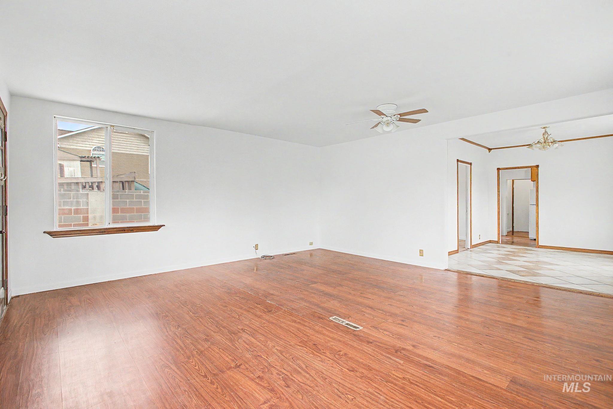 813 10th Street Property Photo 9