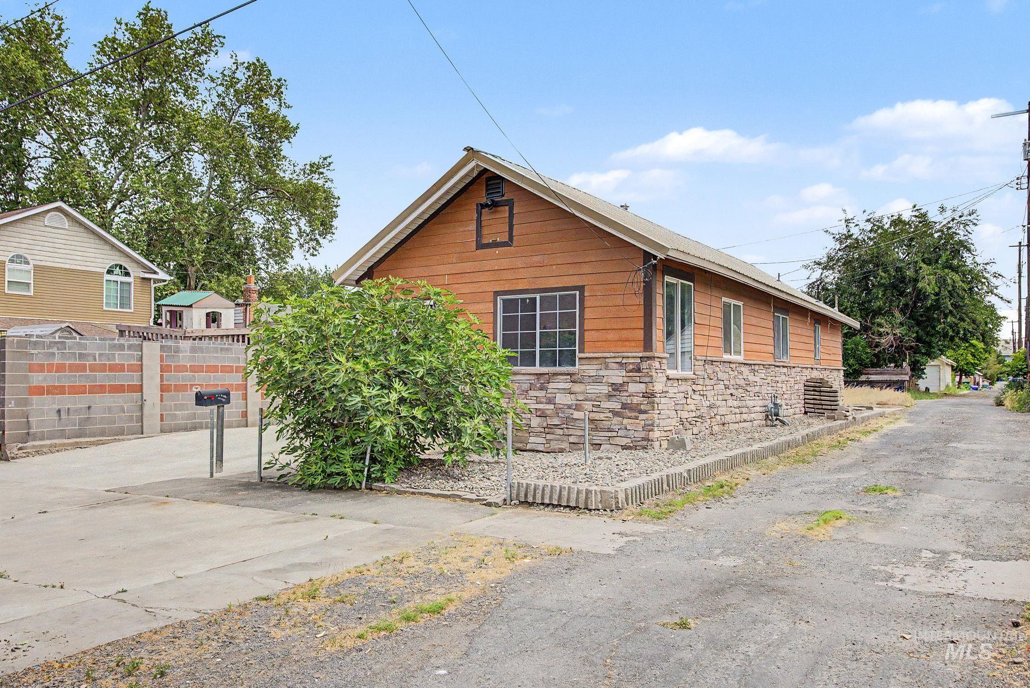 813 10th Street Property Photo 31