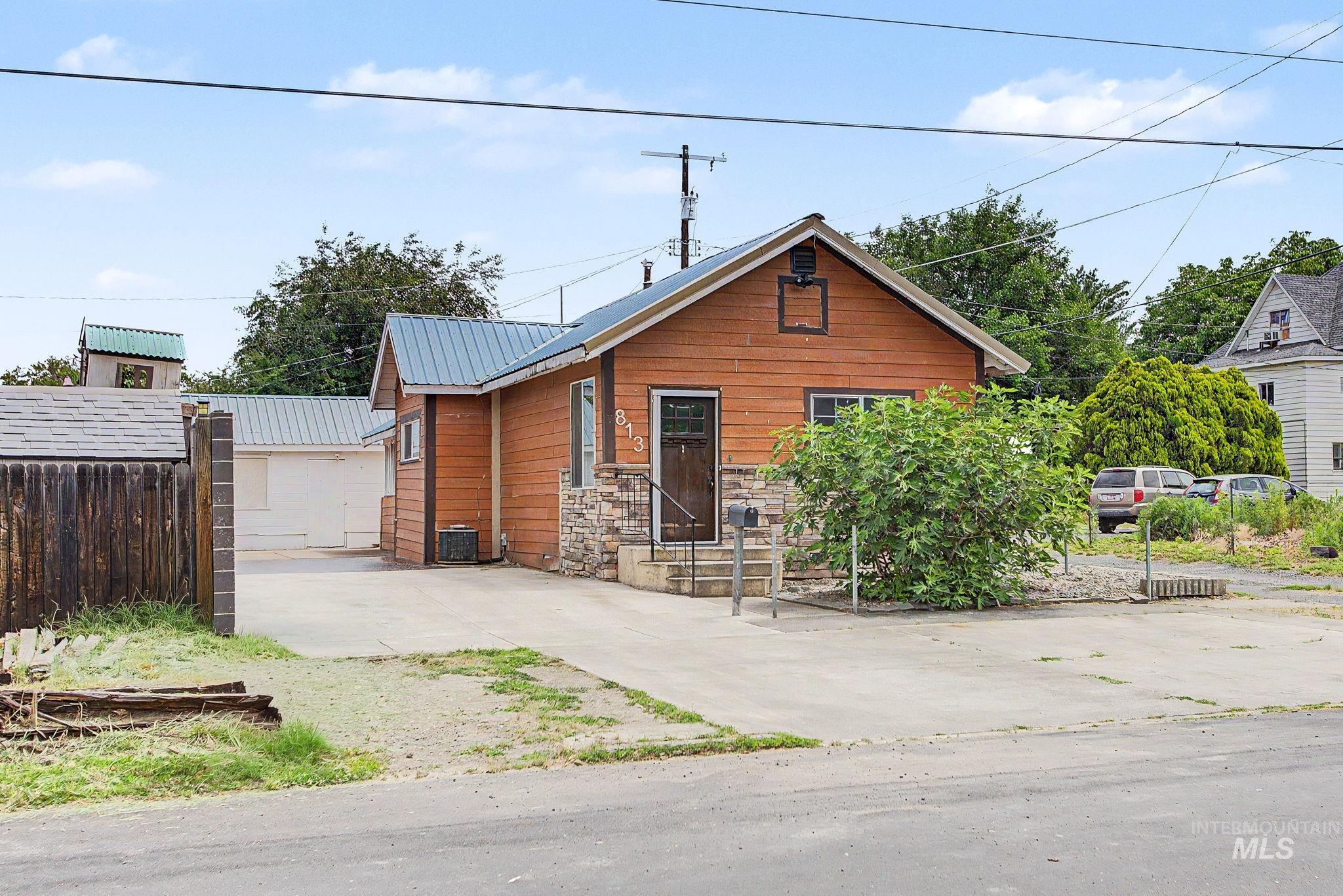813 10th Street Property Photo 32