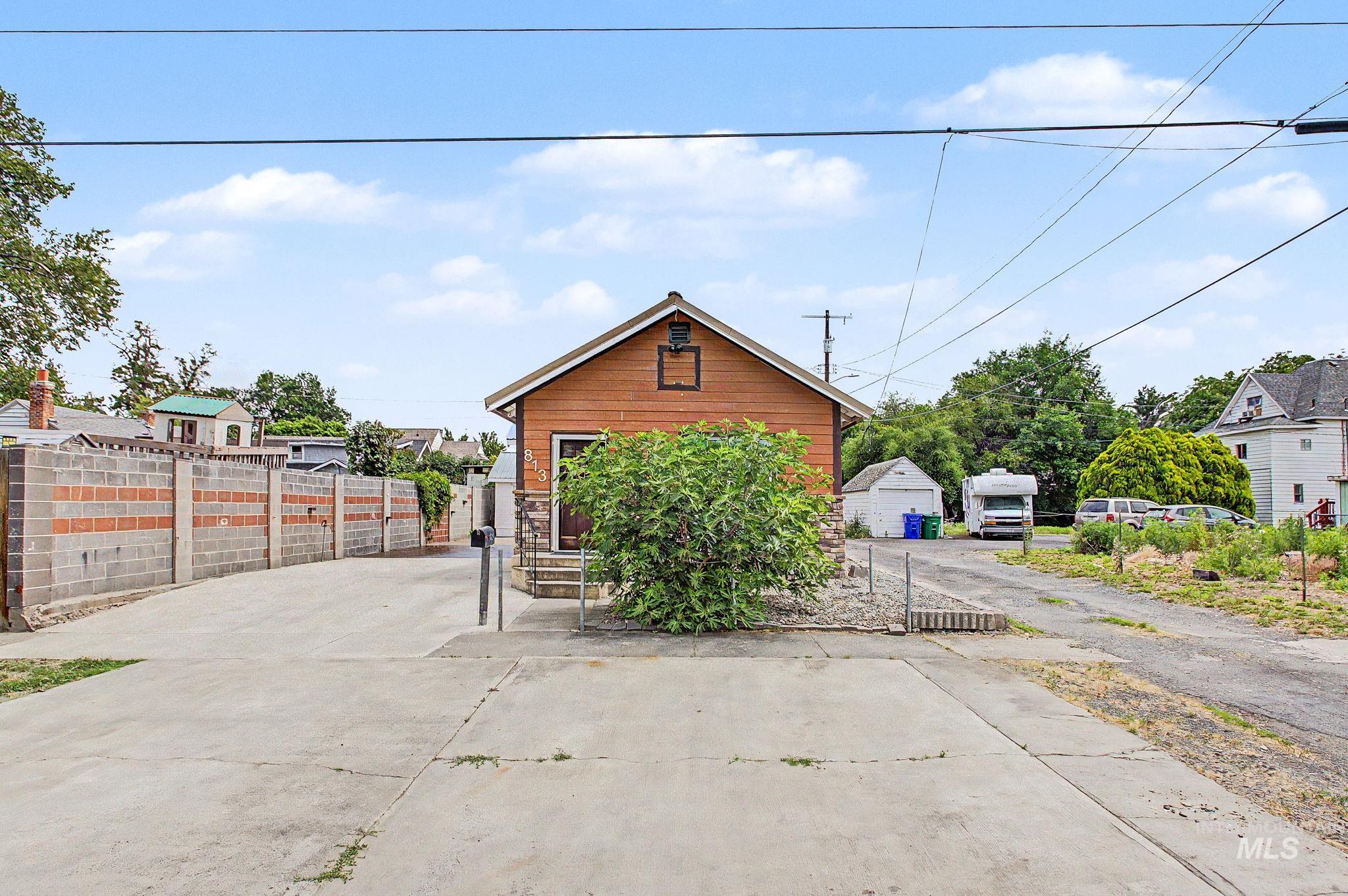 813 10th Street Property Photo 33