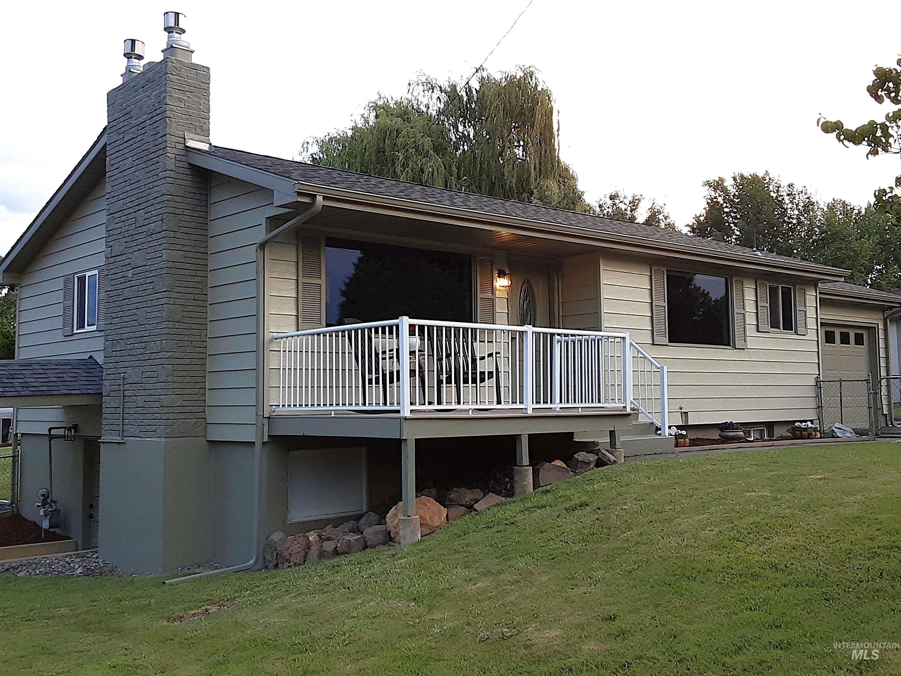 1423 Grelle Ave Property Photo 1