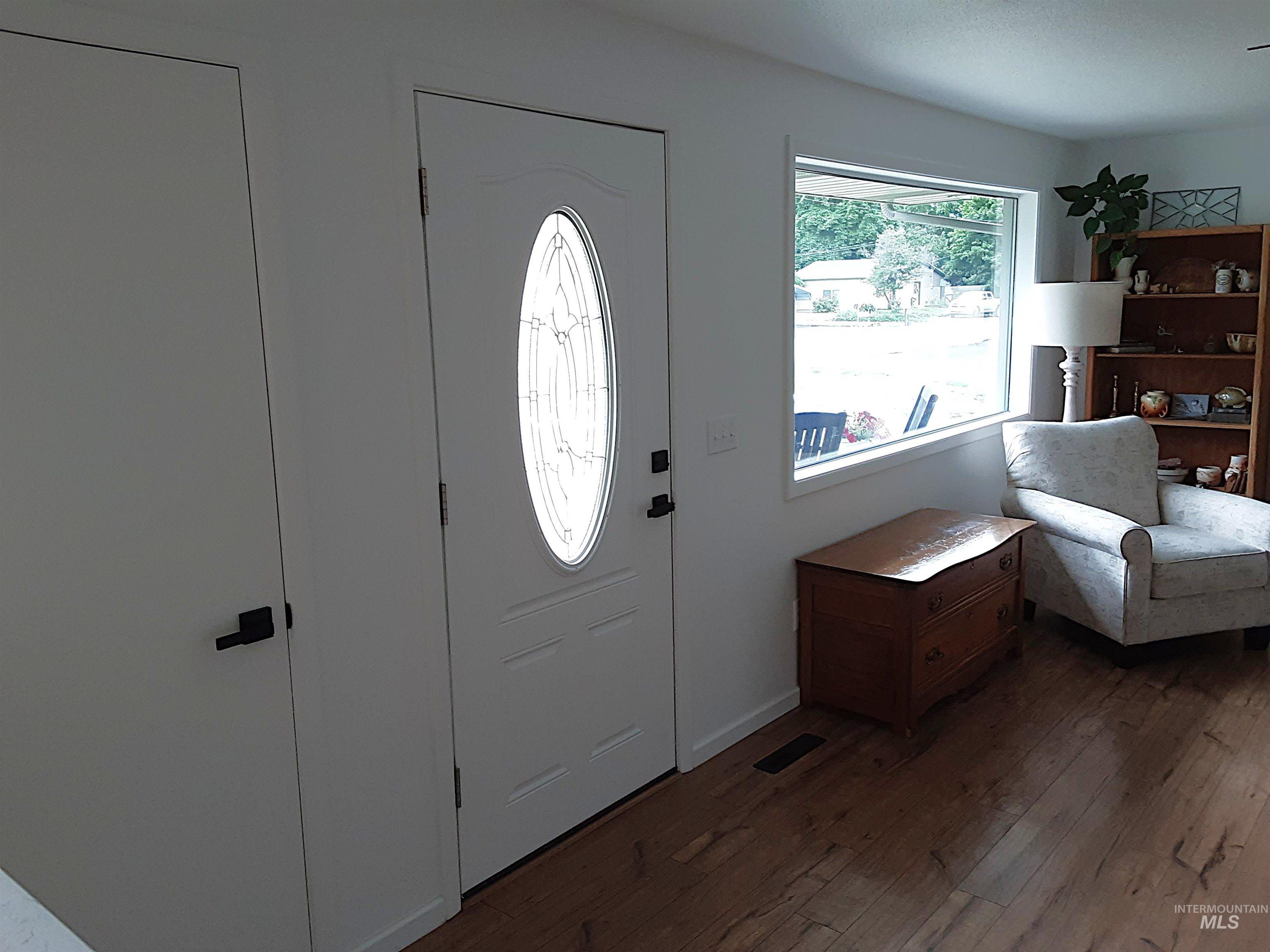 1423 Grelle Ave Property Photo 2