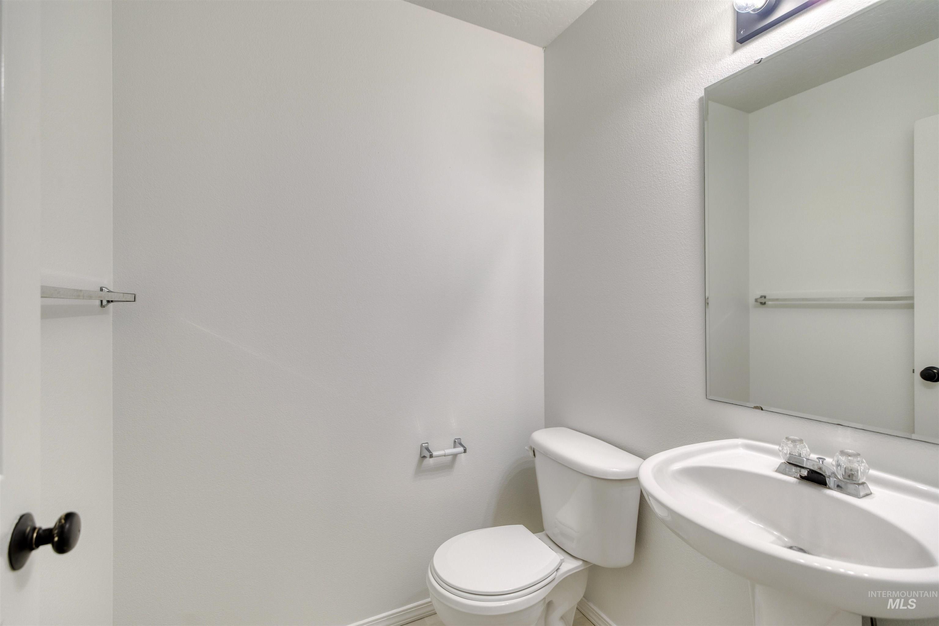 615 Royal St Property Photo 23