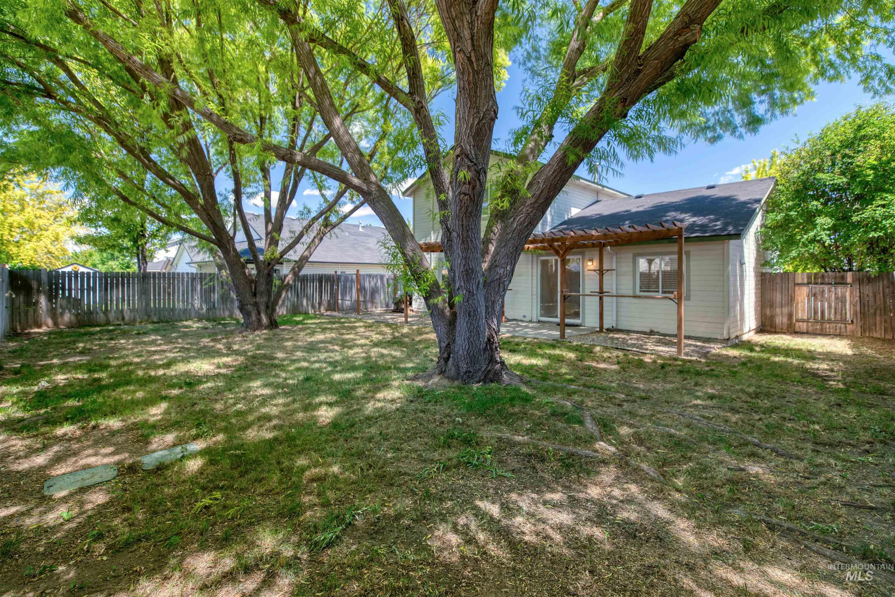 615 Royal St Property Photo 40