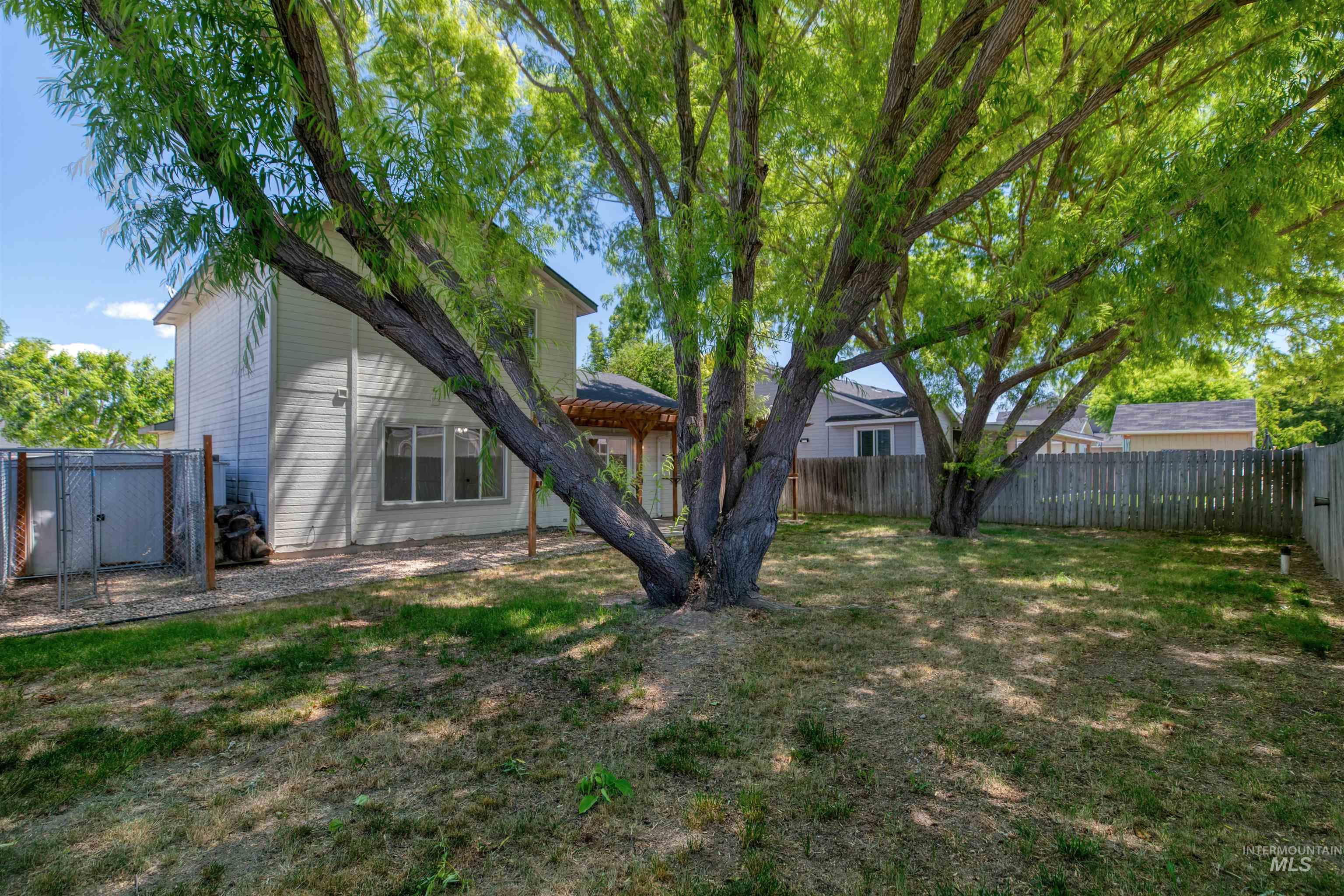 615 Royal St Property Photo 42