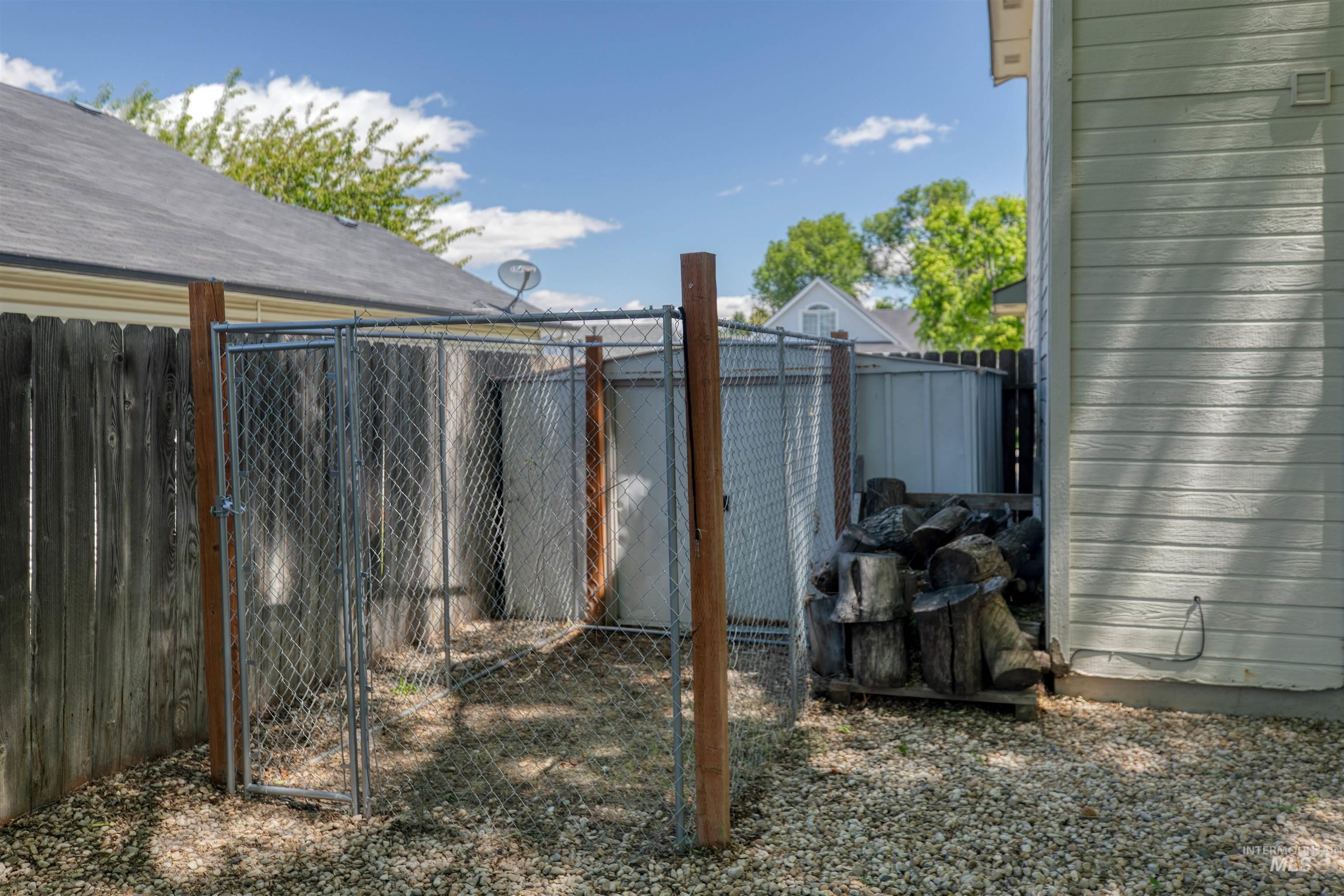 615 Royal St Property Photo 43