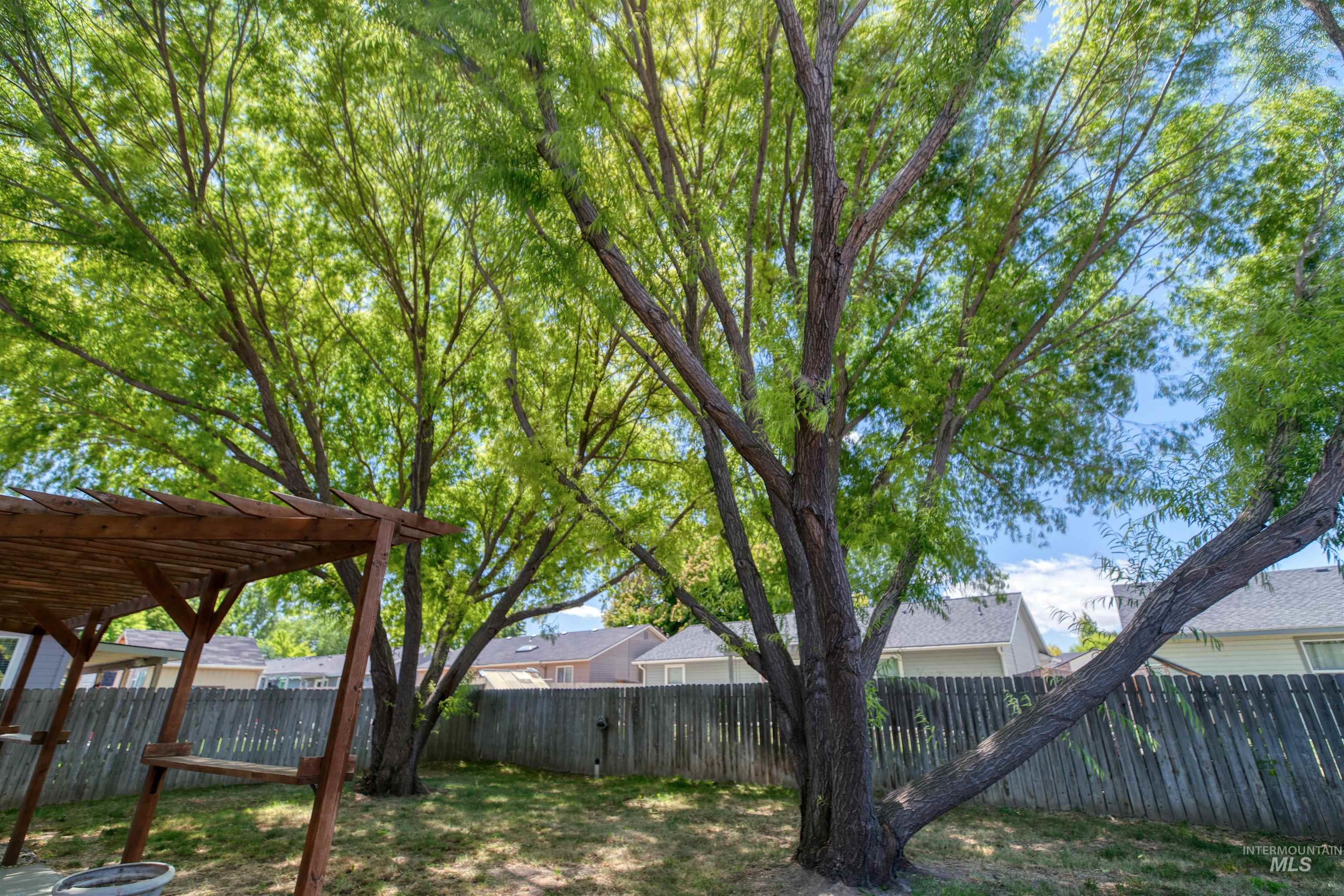 615 Royal St Property Photo 46