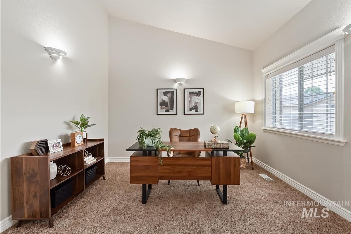 389 W Bosanka Drive Property Photo 4