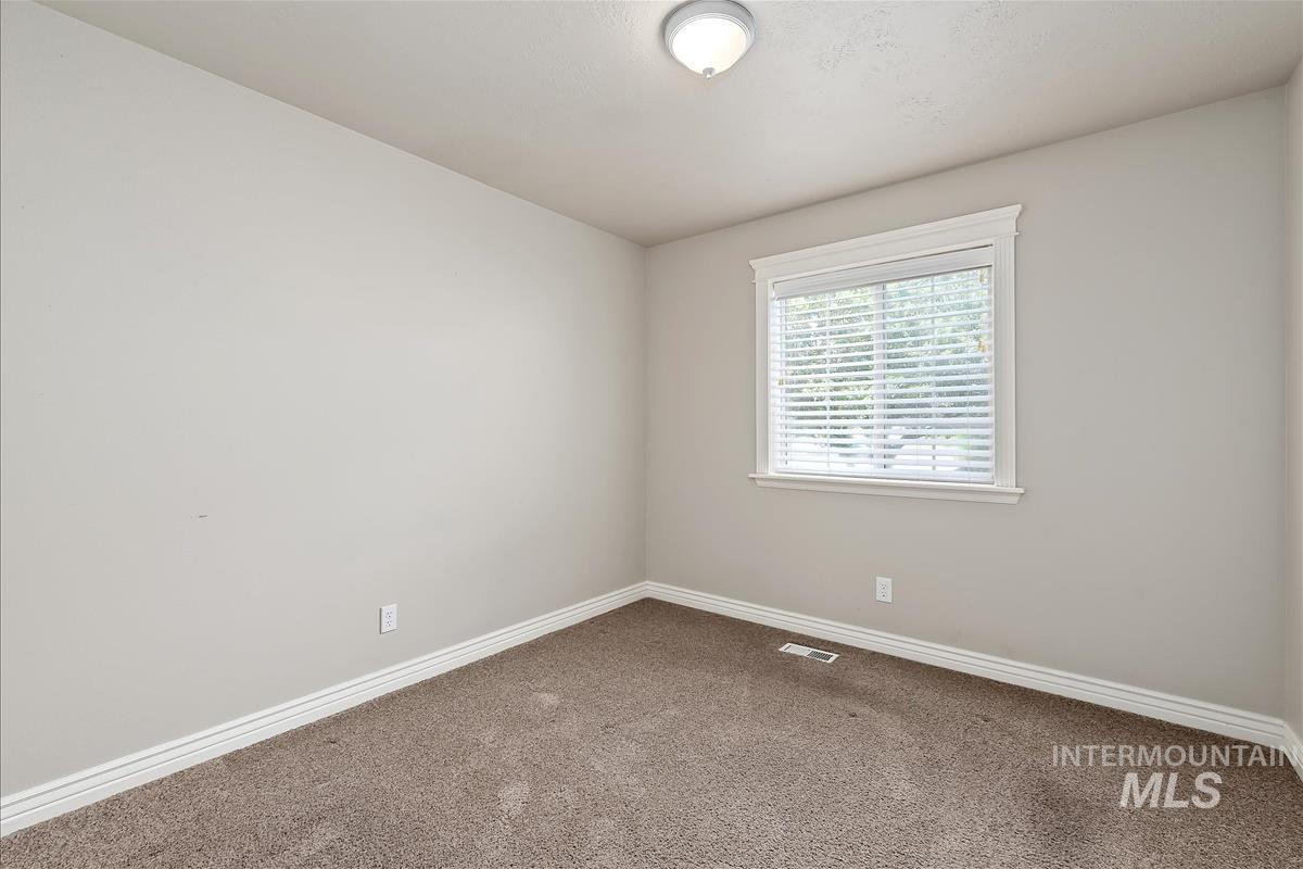 389 W Bosanka Drive Property Photo 16