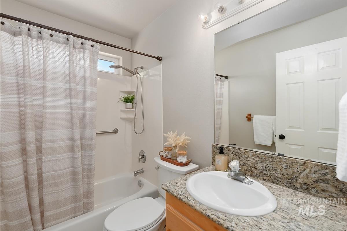 389 W Bosanka Drive Property Photo 18