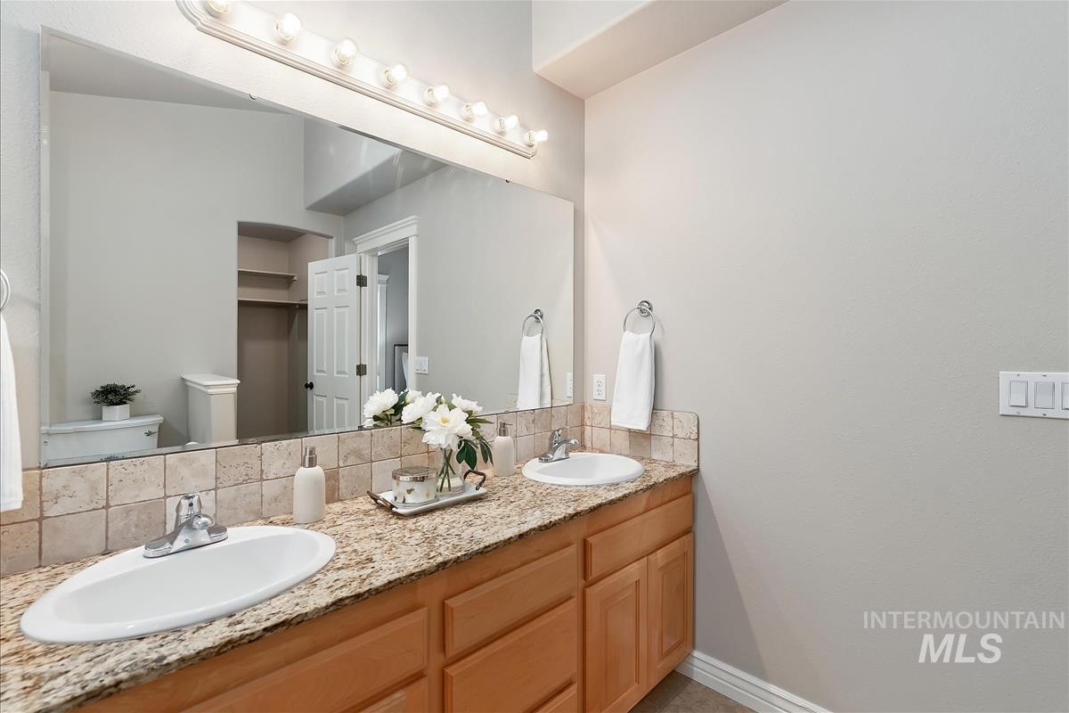 389 W Bosanka Drive Property Photo 23