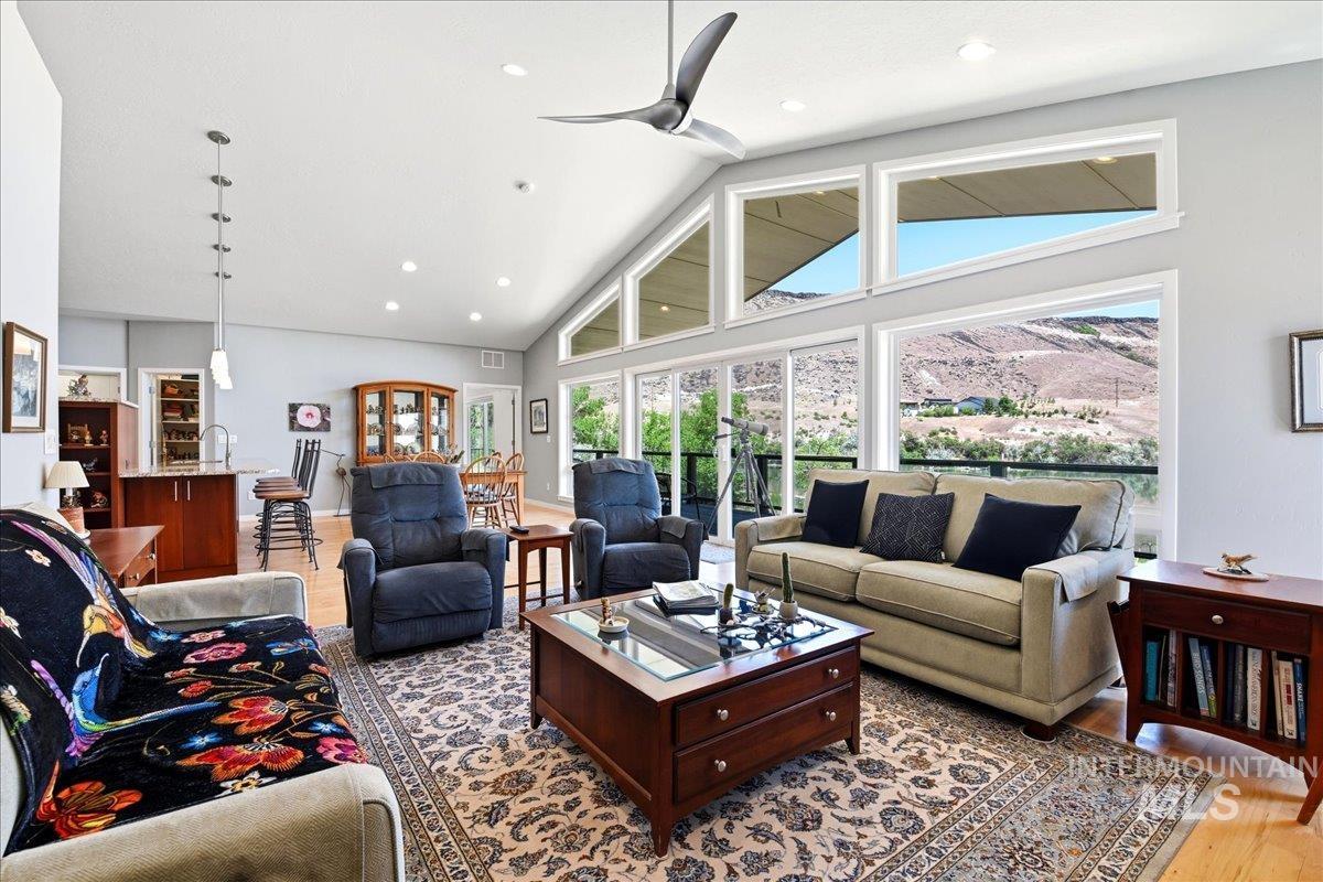 10250 Airpark Loop Property Photo 17