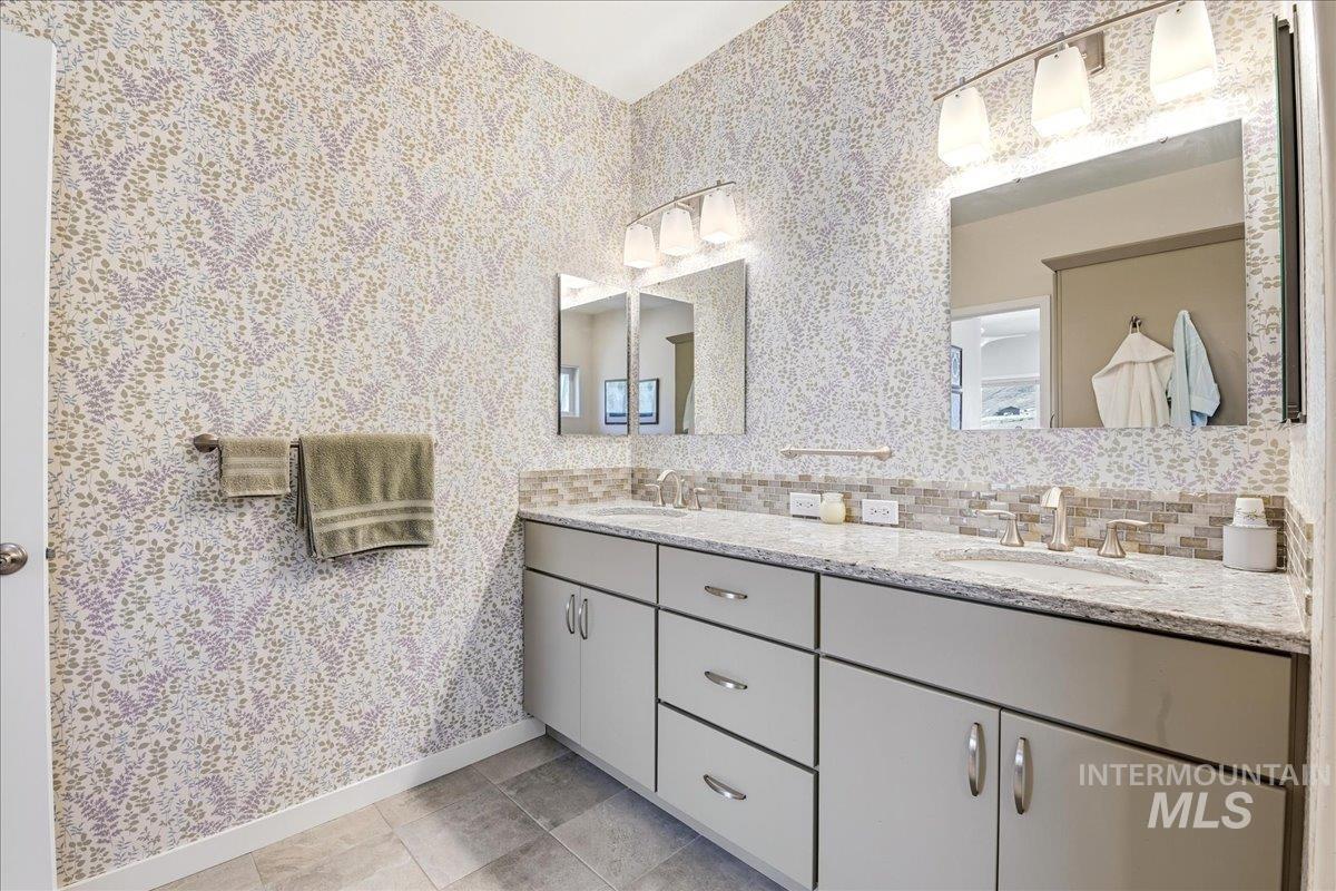 10250 Airpark Loop Property Photo 24