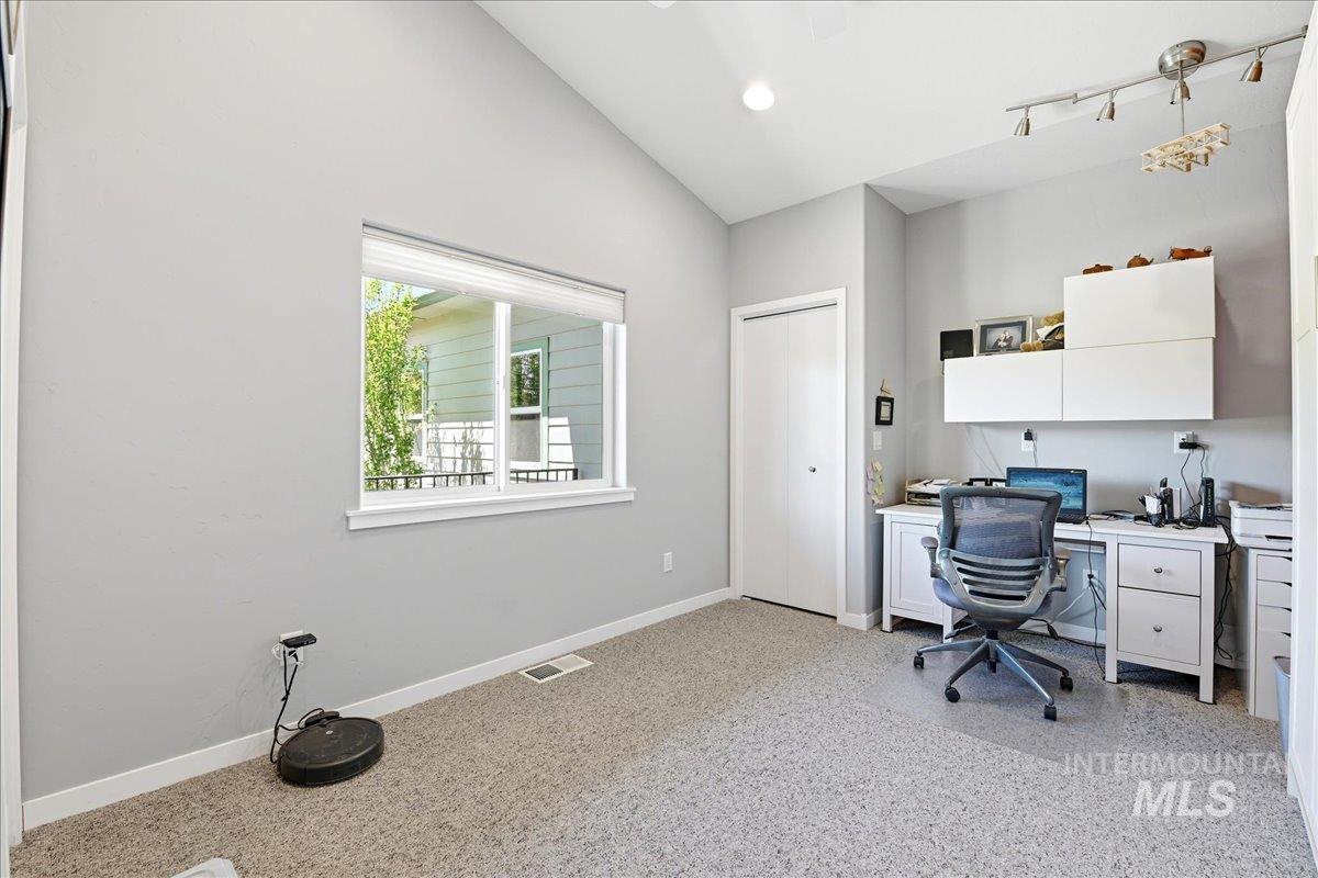 10250 Airpark Loop Property Photo 28