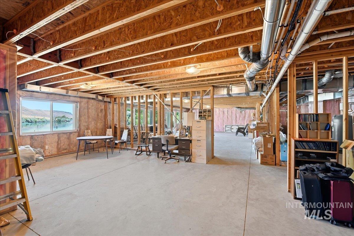 10250 Airpark Loop Property Photo 32